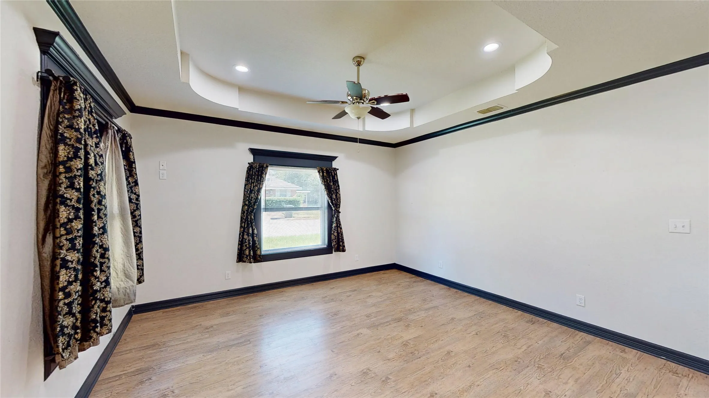 Single Family Residence For Sale in Smith County , 1315 N Ross Avenue, Tyler, Texas 75702, 3 Bedroom, 2 Bathroom, Garage spaces, 1,344 Sqft, built in 2019, mls#21366123, Real Estate Agent in Tyler, Homes For Sale in Smith county, Homes For Sale in Tyler, Realtor in Tyler Texas, Real Estate Brokerage Independent Realty Texas, Luminita Cordes Realtor