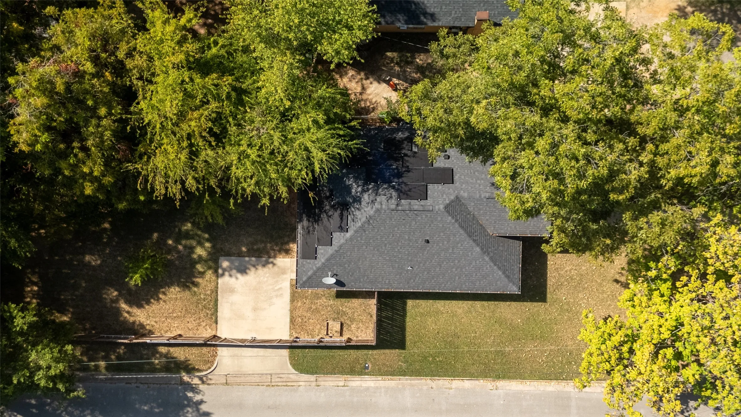 Single Family Residence For Sale in Smith County , 1315 N Ross Avenue, Tyler, Texas 75702, 3 Bedroom, 2 Bathroom, Garage spaces, 1,344 Sqft, built in 2019, mls#21366123, Real Estate Agent in Tyler, Homes For Sale in Smith county, Homes For Sale in Tyler, Realtor in Tyler Texas, Real Estate Brokerage Independent Realty Texas, Luminita Cordes Realtor