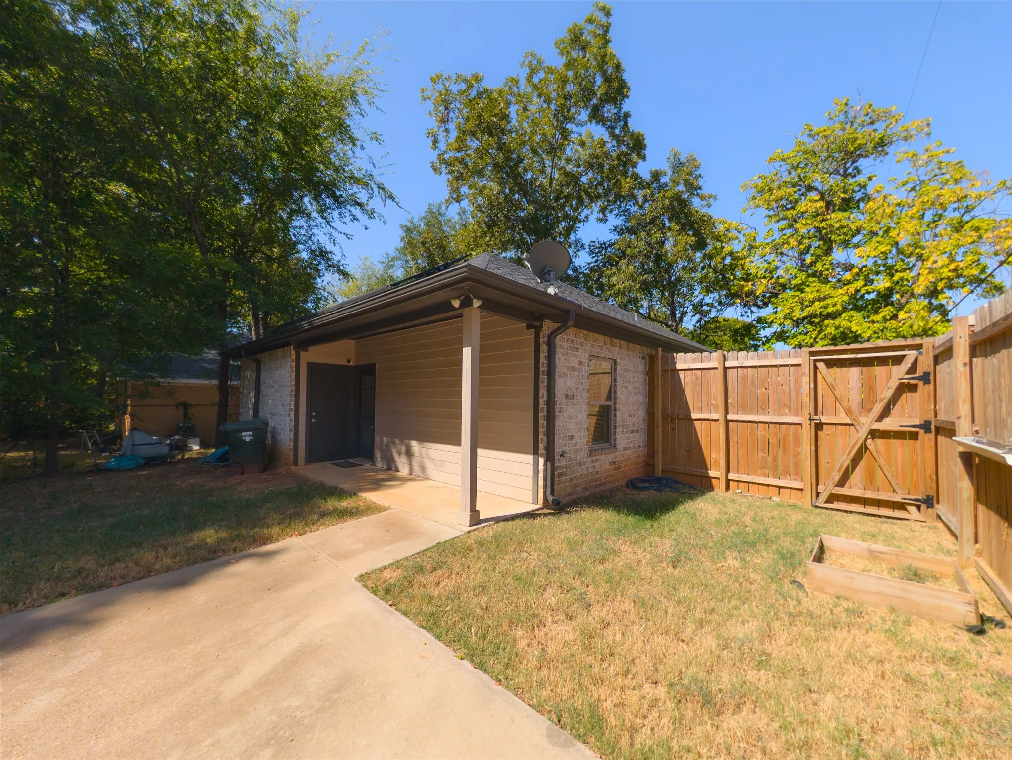 Single Family Residence For Sale in Smith County , 1315 N Ross Avenue, Tyler, Texas 75702, 3 Bedroom, 2 Bathroom, Garage spaces, 1,344 Sqft, built in 2019, mls#21366123, Real Estate Agent in Tyler, Homes For Sale in Smith county, Homes For Sale in Tyler, Realtor in Tyler Texas, Real Estate Brokerage Independent Realty Texas, Luminita Cordes Realtor