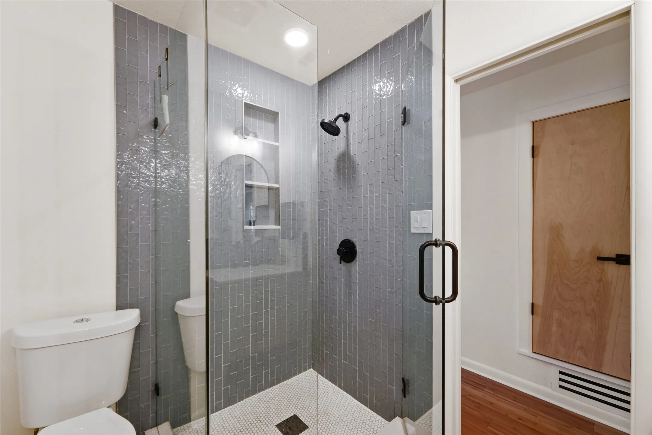 Single Family Residence For Sale in Tarrant County , 1417 Sylvan Drive, Arlington, Texas 76012, 5 Bedroom, 3 Bathroom, 2 Garage spaces, 2,261 Sqft, built in 1956, mls#21365851, Real Estate Agent in Arlington, Homes For Sale in Tarrant county, Homes For Sale in Arlington, Realtor in Arlington Texas, Real Estate Brokerage Independent Realty Texas, Luminita Cordes Realtor
