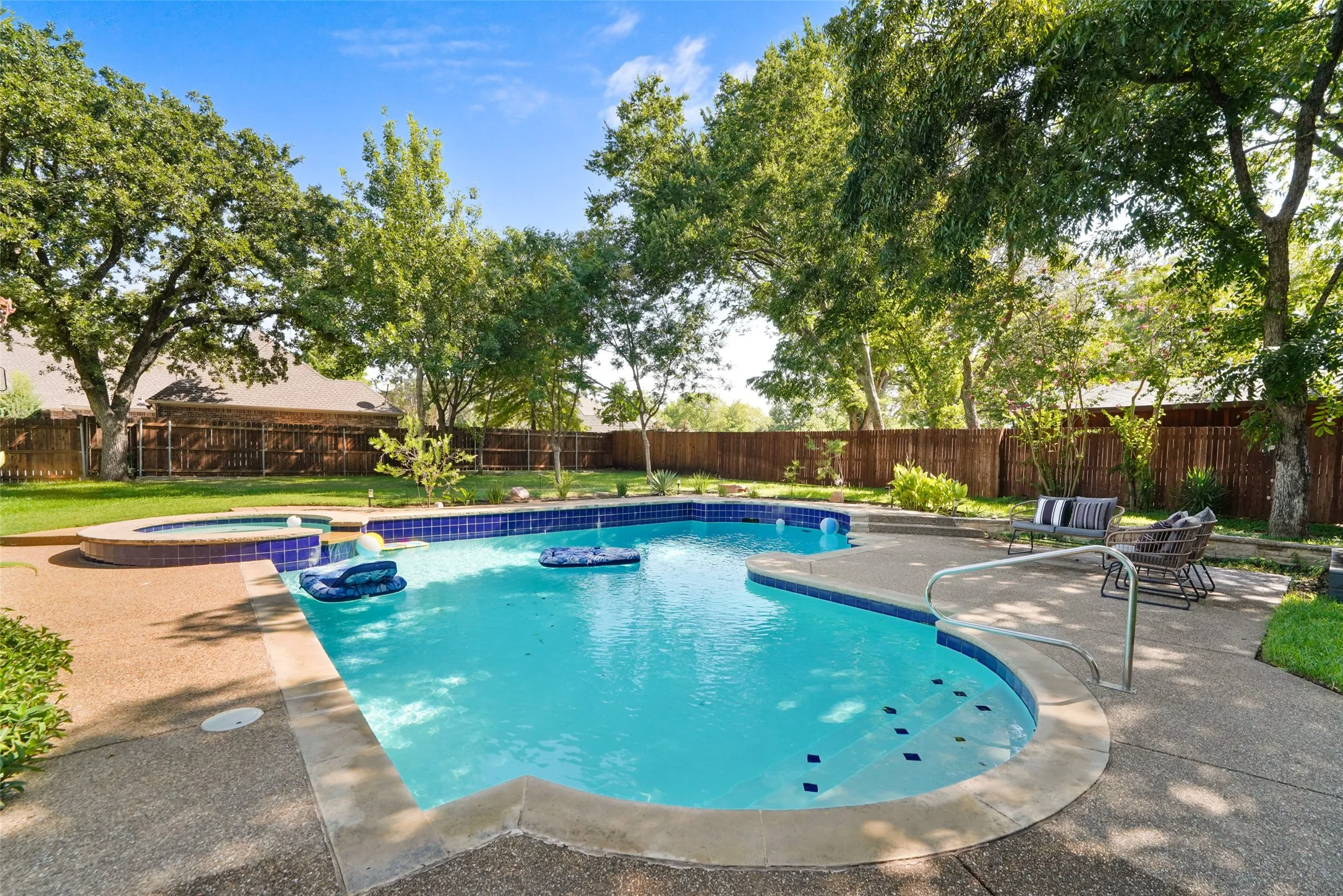 Single Family Residence For Sale in Tarrant County , 1417 Sylvan Drive, Arlington, Texas 76012, 5 Bedroom, 3 Bathroom, 2 Garage spaces, 2,261 Sqft, built in 1956, mls#21365851, Real Estate Agent in Arlington, Homes For Sale in Tarrant county, Homes For Sale in Arlington, Realtor in Arlington Texas, Real Estate Brokerage Independent Realty Texas, Luminita Cordes Realtor