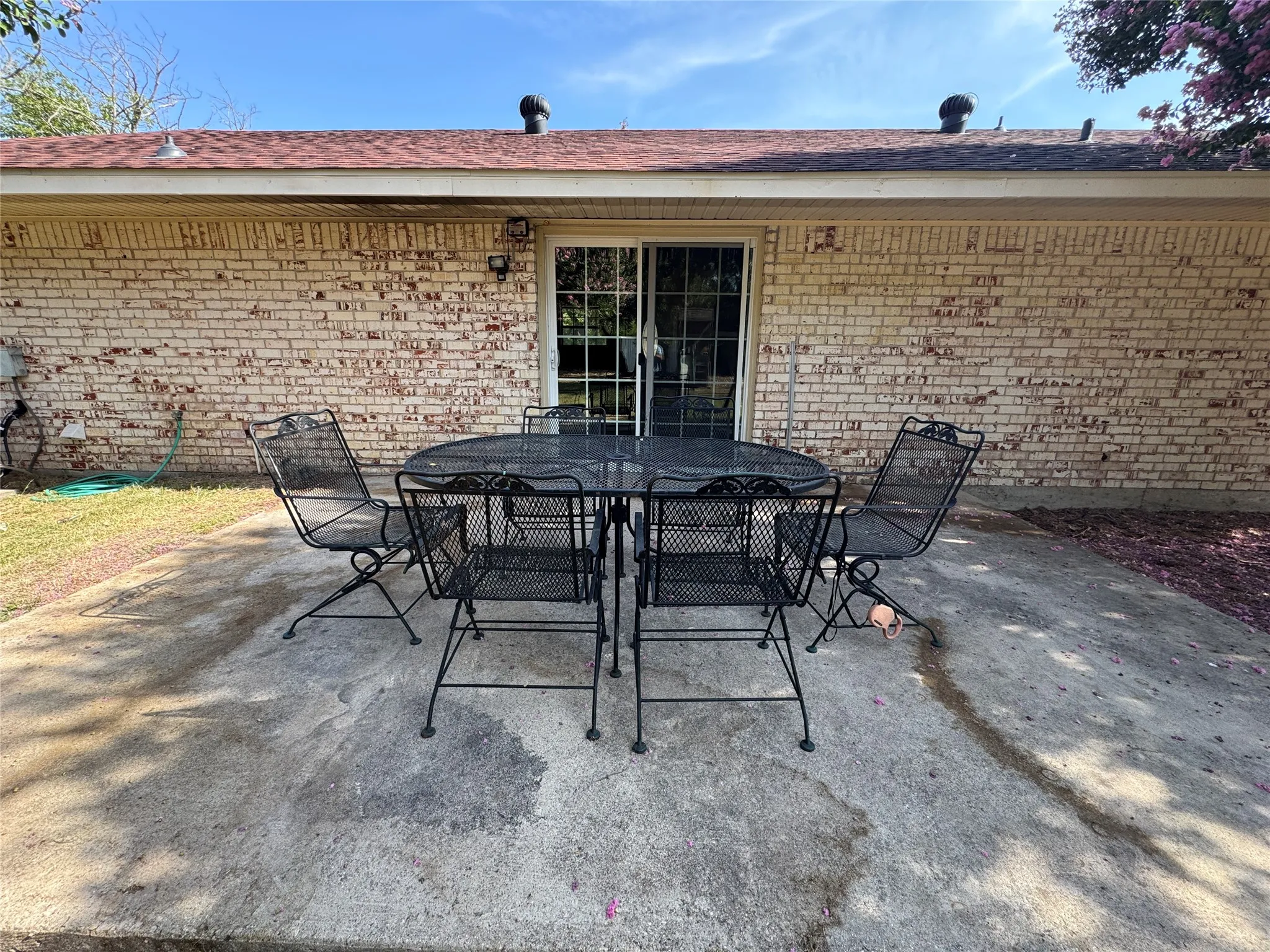 Single Family Residence For Sale in Tarrant County , 732 Dunaway Lane, Azle, Texas 76020, 3 Bedroom, 2 Bathroom, Garage spaces, 1,324 Sqft, built in 1975, mls#21366814, Real Estate Agent in Azle, Homes For Sale in Tarrant county, Homes For Sale in Azle, Realtor in Azle Texas, Real Estate Brokerage Independent Realty Texas, Luminita Cordes Realtor