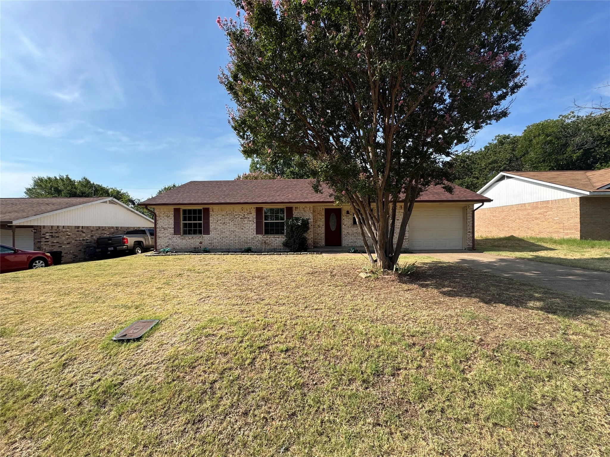 Single Family Residence For Sale in Tarrant County , 732 Dunaway Lane, Azle, Texas 76020, 3 Bedroom, 2 Bathroom, Garage spaces, 1,324 Sqft, built in 1975, mls#21366814, Real Estate Agent in Azle, Homes For Sale in Tarrant county, Homes For Sale in Azle, Realtor in Azle Texas, Real Estate Brokerage Independent Realty Texas, Luminita Cordes Realtor