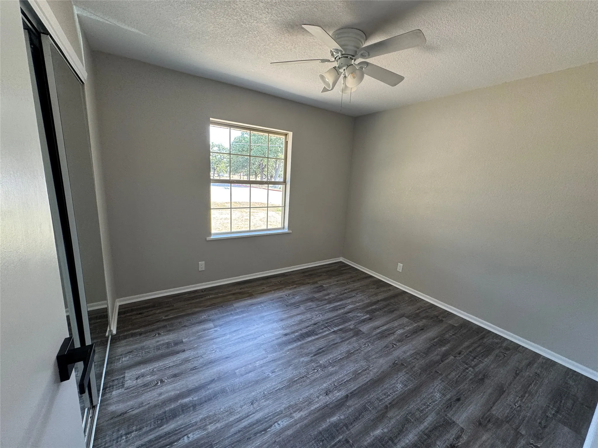 Single Family Residence For Sale in Tarrant County , 732 Dunaway Lane, Azle, Texas 76020, 3 Bedroom, 2 Bathroom, Garage spaces, 1,324 Sqft, built in 1975, mls#21366814, Real Estate Agent in Azle, Homes For Sale in Tarrant county, Homes For Sale in Azle, Realtor in Azle Texas, Real Estate Brokerage Independent Realty Texas, Luminita Cordes Realtor