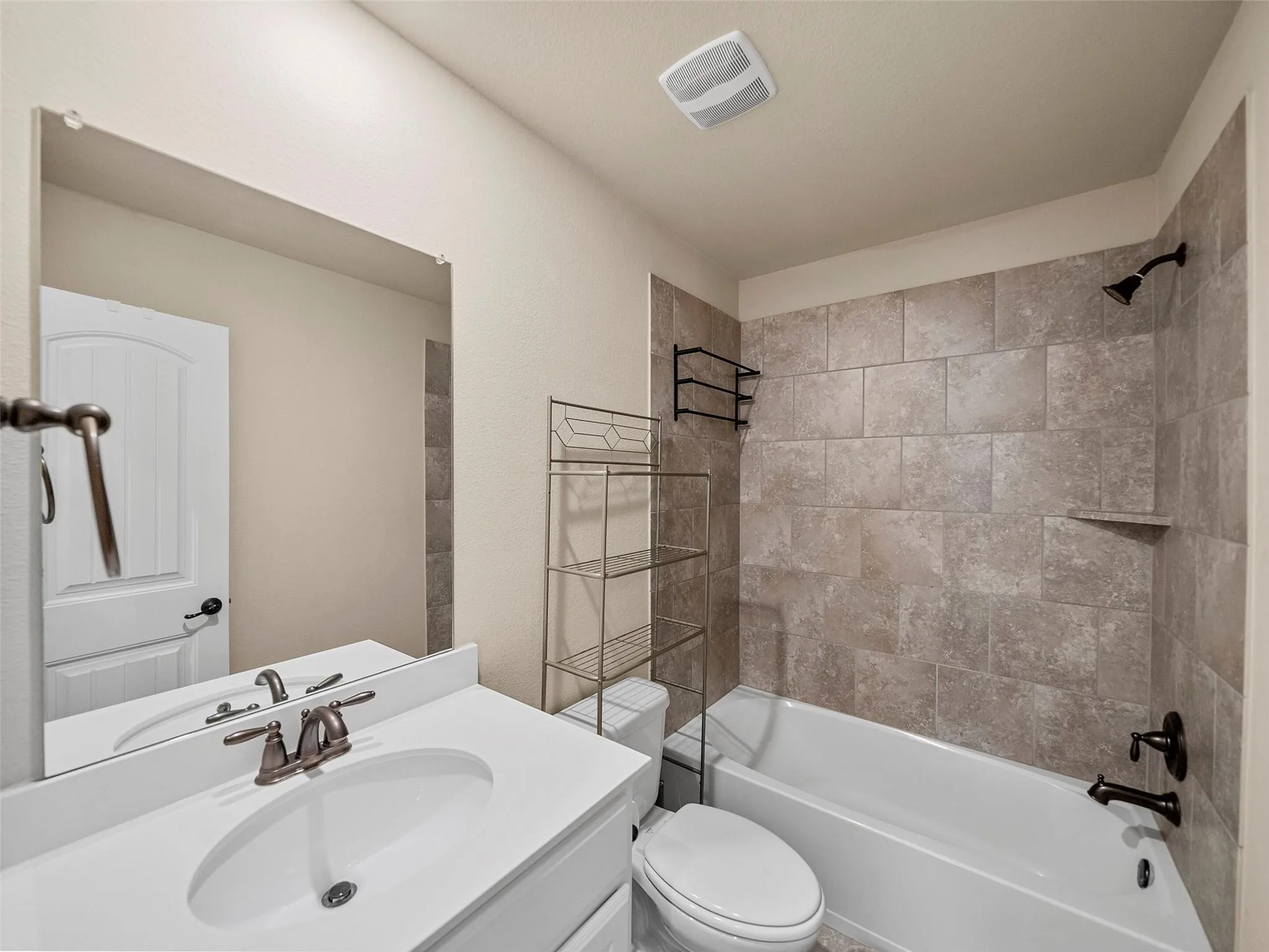 Single Family Residence For Rent in Collin County , 10412 Fort Davis Place, Mc Kinney, Texas 75071, 5 Bedroom, 4 Bathroom, 2 Garage spaces, 3,203 Sqft, built in 2017, mls#21365214, Real Estate Agent in Mc Kinney, Homes For Rent in Collin county, Homes For Rent in Mc Kinney, Realtor in Mc Kinney Texas, Real Estate Brokerage Independent Realty Texas, Luminita Cordes Realtor