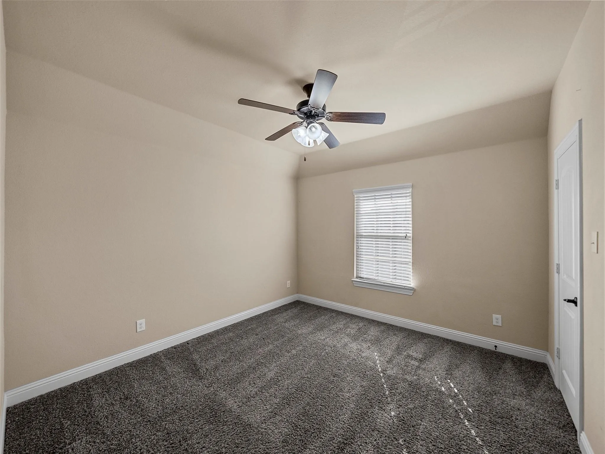 Single Family Residence For Rent in Collin County , 10412 Fort Davis Place, Mc Kinney, Texas 75071, 5 Bedroom, 4 Bathroom, 2 Garage spaces, 3,203 Sqft, built in 2017, mls#21365214, Real Estate Agent in Mc Kinney, Homes For Rent in Collin county, Homes For Rent in Mc Kinney, Realtor in Mc Kinney Texas, Real Estate Brokerage Independent Realty Texas, Luminita Cordes Realtor