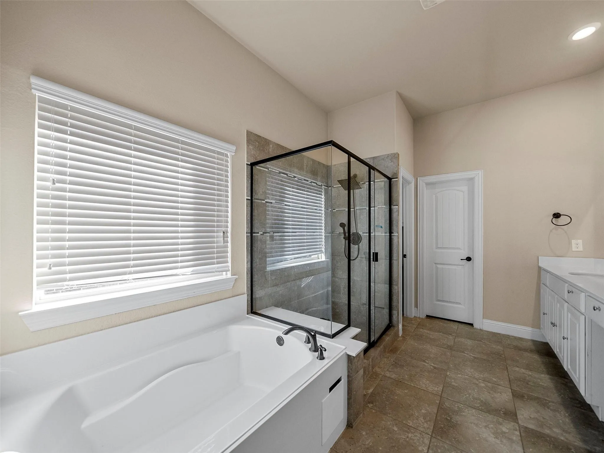 Single Family Residence For Rent in Collin County , 10412 Fort Davis Place, Mc Kinney, Texas 75071, 5 Bedroom, 4 Bathroom, 2 Garage spaces, 3,203 Sqft, built in 2017, mls#21365214, Real Estate Agent in Mc Kinney, Homes For Rent in Collin county, Homes For Rent in Mc Kinney, Realtor in Mc Kinney Texas, Real Estate Brokerage Independent Realty Texas, Luminita Cordes Realtor
