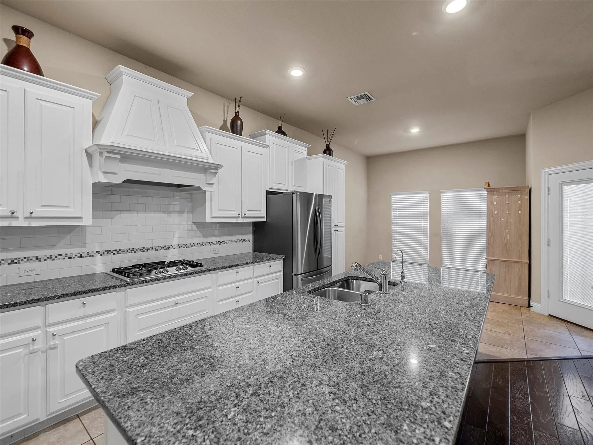 Single Family Residence For Rent in Collin County , 10412 Fort Davis Place, Mc Kinney, Texas 75071, 5 Bedroom, 4 Bathroom, 2 Garage spaces, 3,203 Sqft, built in 2017, mls#21365214, Real Estate Agent in Mc Kinney, Homes For Rent in Collin county, Homes For Rent in Mc Kinney, Realtor in Mc Kinney Texas, Real Estate Brokerage Independent Realty Texas, Luminita Cordes Realtor