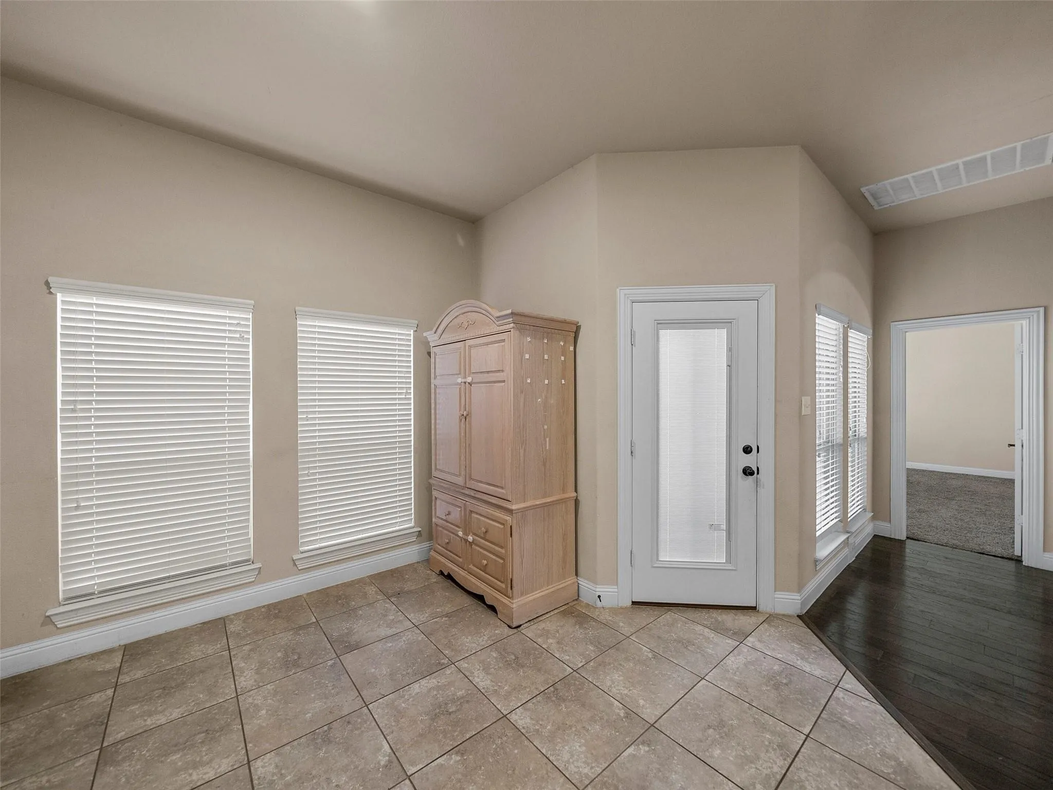 Single Family Residence For Rent in Collin County , 10412 Fort Davis Place, Mc Kinney, Texas 75071, 5 Bedroom, 4 Bathroom, 2 Garage spaces, 3,203 Sqft, built in 2017, mls#21365214, Real Estate Agent in Mc Kinney, Homes For Rent in Collin county, Homes For Rent in Mc Kinney, Realtor in Mc Kinney Texas, Real Estate Brokerage Independent Realty Texas, Luminita Cordes Realtor