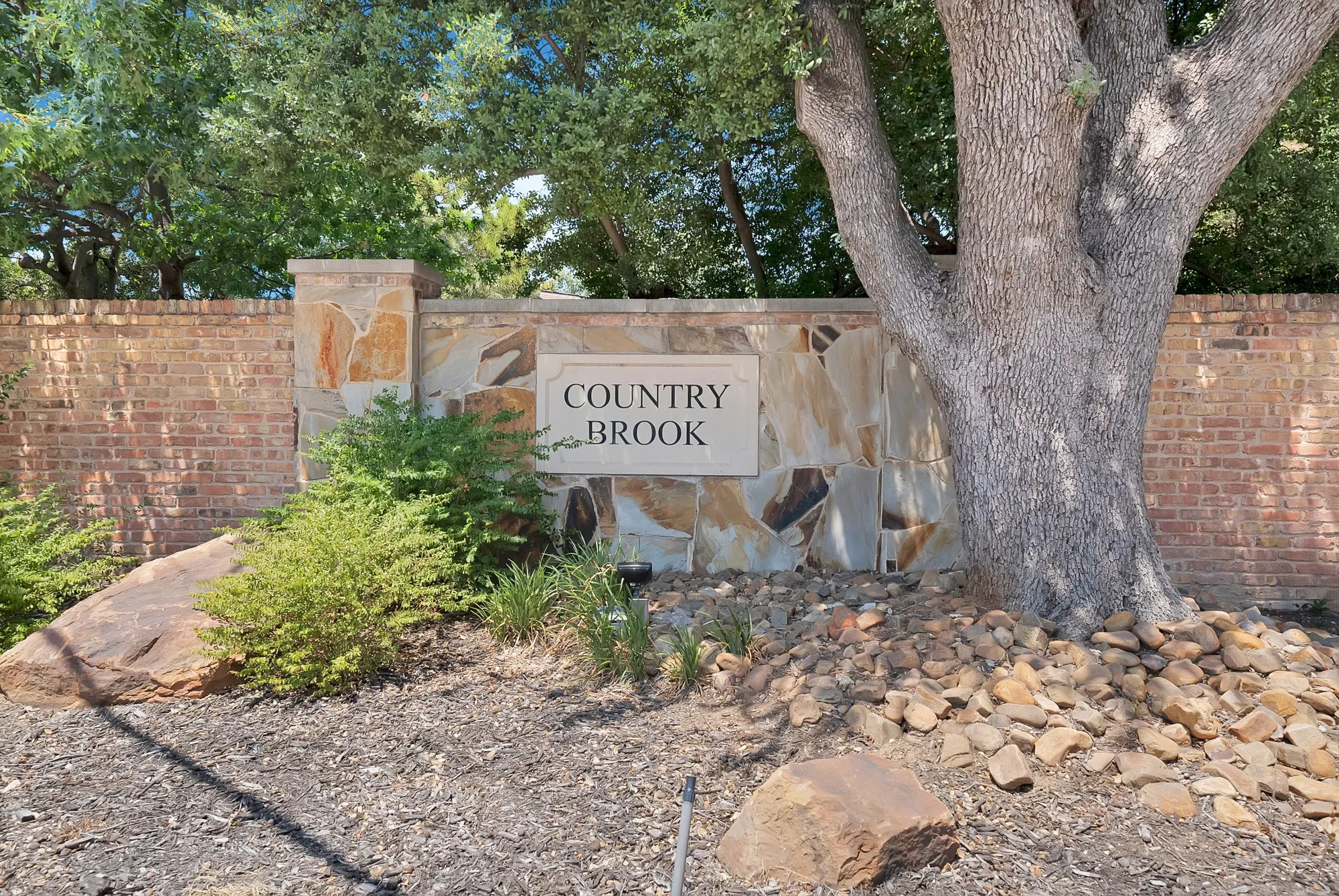 Single Family Residence For Sale in Collin County , 4311 Firebrick Lane, Dallas, Texas 75287, 4 Bedroom, 3 Bathroom, 2 Garage spaces, 2,605 Sqft, built in 1981, mls#21366794, Real Estate Agent in Dallas, Homes For Sale in Collin county, Homes For Sale in Dallas, Realtor in Dallas Texas, Real Estate Brokerage Independent Realty Texas, Luminita Cordes Realtor