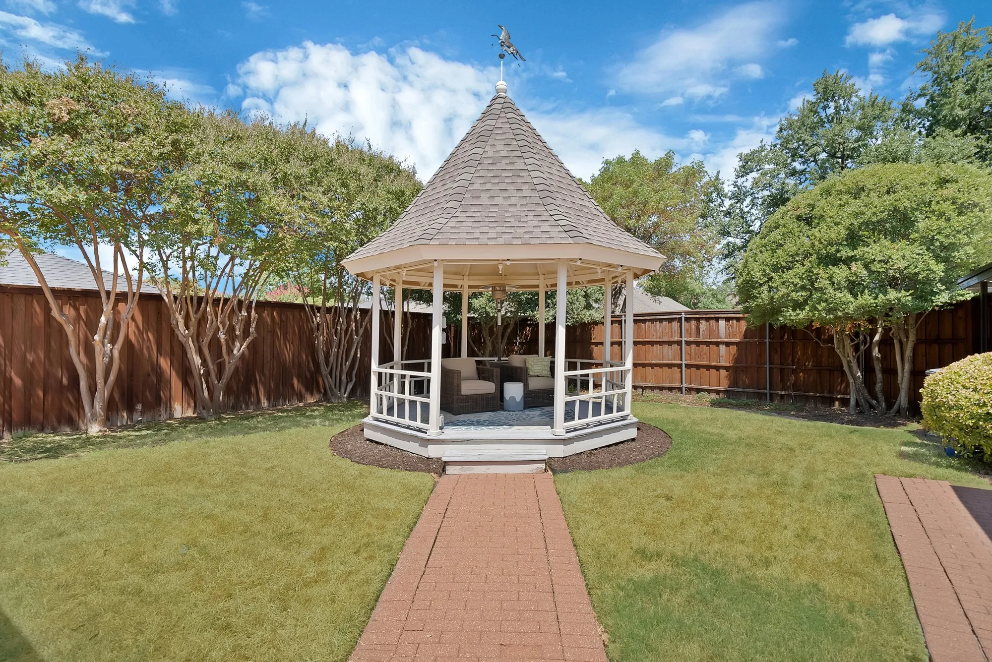 Single Family Residence For Sale in Collin County , 4311 Firebrick Lane, Dallas, Texas 75287, 4 Bedroom, 3 Bathroom, 2 Garage spaces, 2,605 Sqft, built in 1981, mls#21366794, Real Estate Agent in Dallas, Homes For Sale in Collin county, Homes For Sale in Dallas, Realtor in Dallas Texas, Real Estate Brokerage Independent Realty Texas, Luminita Cordes Realtor