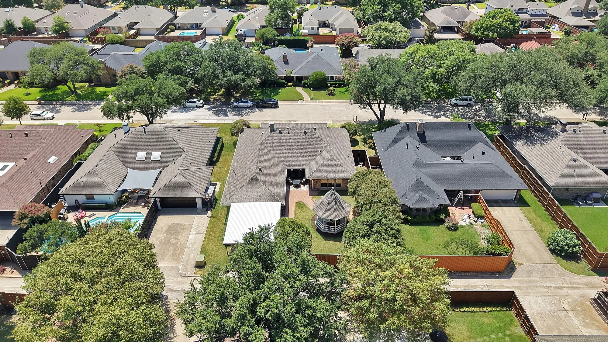 Single Family Residence For Sale in Collin County , 4311 Firebrick Lane, Dallas, Texas 75287, 4 Bedroom, 3 Bathroom, 2 Garage spaces, 2,605 Sqft, built in 1981, mls#21366794, Real Estate Agent in Dallas, Homes For Sale in Collin county, Homes For Sale in Dallas, Realtor in Dallas Texas, Real Estate Brokerage Independent Realty Texas, Luminita Cordes Realtor