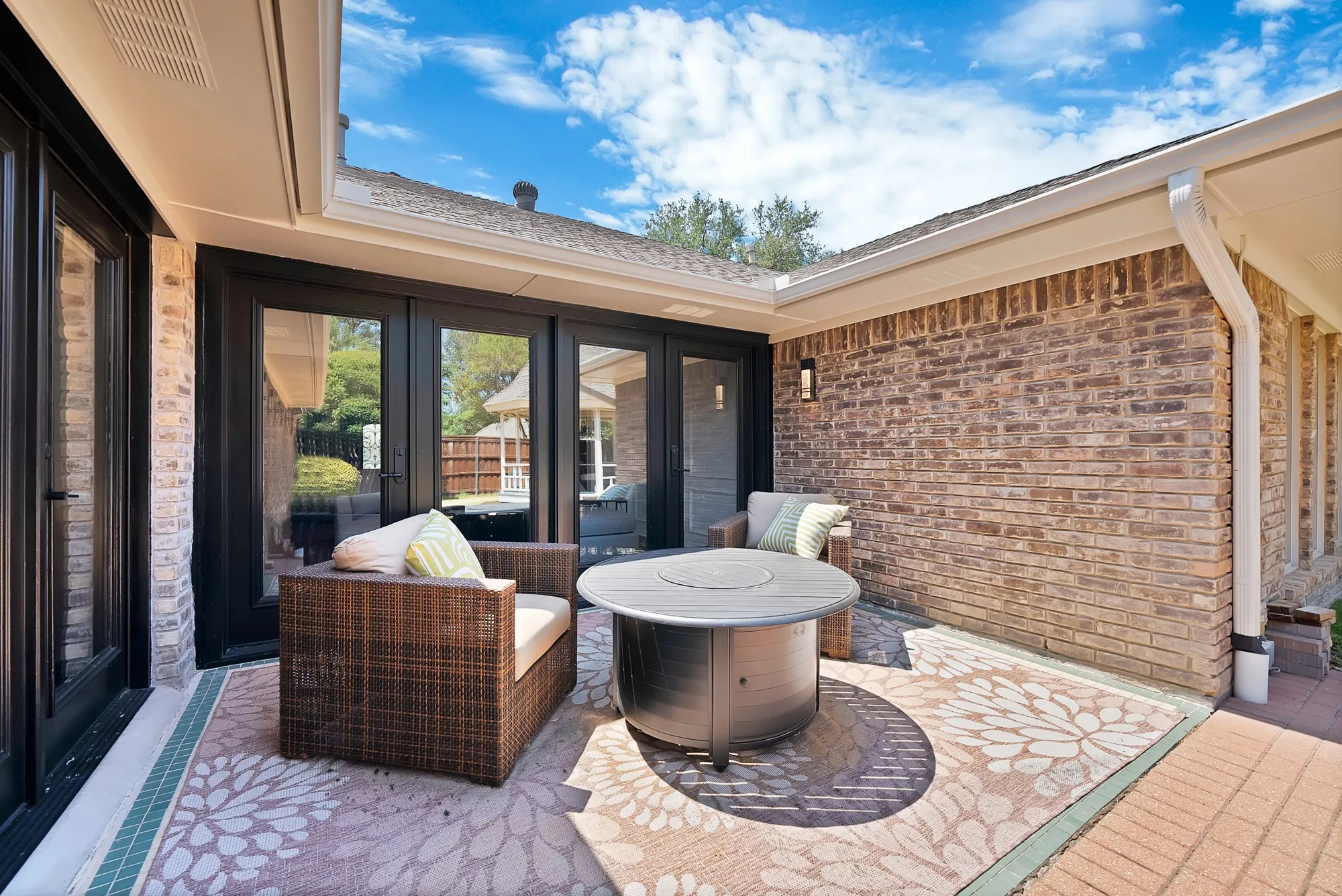 Single Family Residence For Sale in Collin County , 4311 Firebrick Lane, Dallas, Texas 75287, 4 Bedroom, 3 Bathroom, 2 Garage spaces, 2,605 Sqft, built in 1981, mls#21366794, Real Estate Agent in Dallas, Homes For Sale in Collin county, Homes For Sale in Dallas, Realtor in Dallas Texas, Real Estate Brokerage Independent Realty Texas, Luminita Cordes Realtor