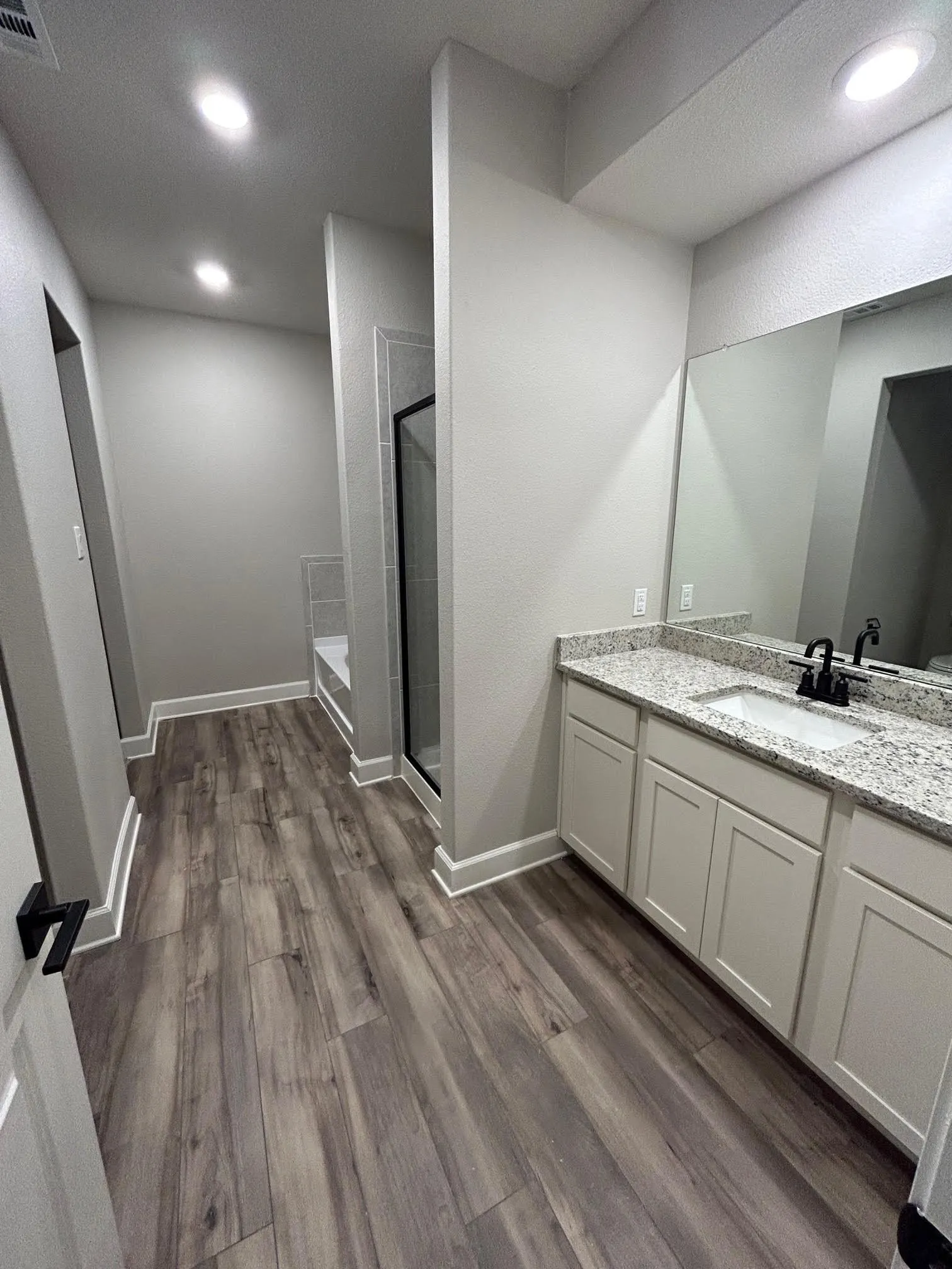 Single Family Residence For Rent in Collin County , 2116 Brentwood Drive, Anna, Texas 75409, 5 Bedroom, 3 Bathroom, 2 Garage spaces, 2,700 Sqft, built in 2023, mls#21366821, Real Estate Agent in Anna, Homes For Rent in Collin county, Homes For Rent in Anna, Realtor in Anna Texas, Real Estate Brokerage Independent Realty Texas, Luminita Cordes Realtor