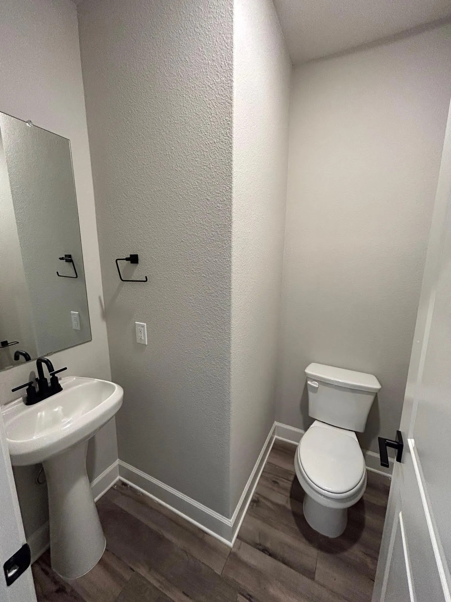 Single Family Residence For Rent in Collin County , 2116 Brentwood Drive, Anna, Texas 75409, 5 Bedroom, 3 Bathroom, 2 Garage spaces, 2,700 Sqft, built in 2023, mls#21366821, Real Estate Agent in Anna, Homes For Rent in Collin county, Homes For Rent in Anna, Realtor in Anna Texas, Real Estate Brokerage Independent Realty Texas, Luminita Cordes Realtor