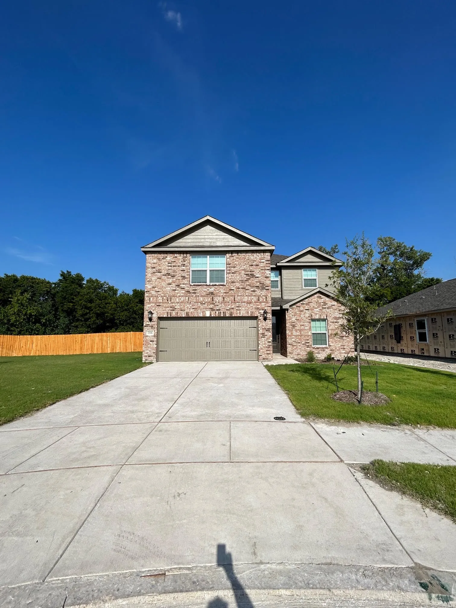 Single Family Residence For Rent in Collin County , 2116 Brentwood Drive, Anna, Texas 75409, 5 Bedroom, 3 Bathroom, 2 Garage spaces, 2,700 Sqft, built in 2023, mls#21366821, Real Estate Agent in Anna, Homes For Rent in Collin county, Homes For Rent in Anna, Realtor in Anna Texas, Real Estate Brokerage Independent Realty Texas, Luminita Cordes Realtor
