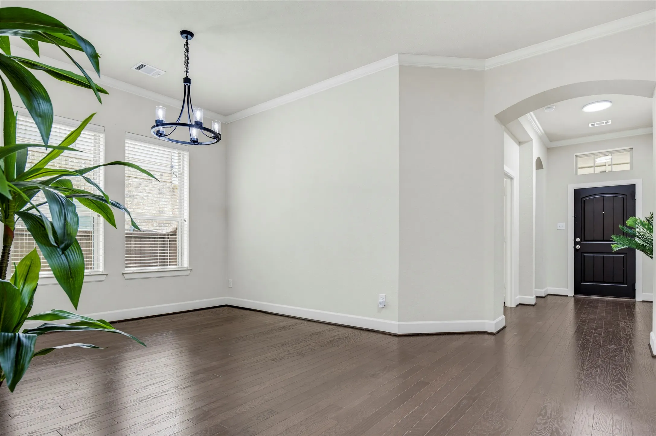 Single Family Residence For Sale in Collin County , 5928 Silverton Avenue, Mc Kinney, Texas 75070, 4 Bedroom, 3 Bathroom, 2 Garage spaces, 2,391 Sqft, built in 2014, mls#21365846, Real Estate Agent in Mc Kinney, Homes For Sale in Collin county, Homes For Sale in Mc Kinney, Realtor in Mc Kinney Texas, Real Estate Brokerage Independent Realty Texas, Luminita Cordes Realtor