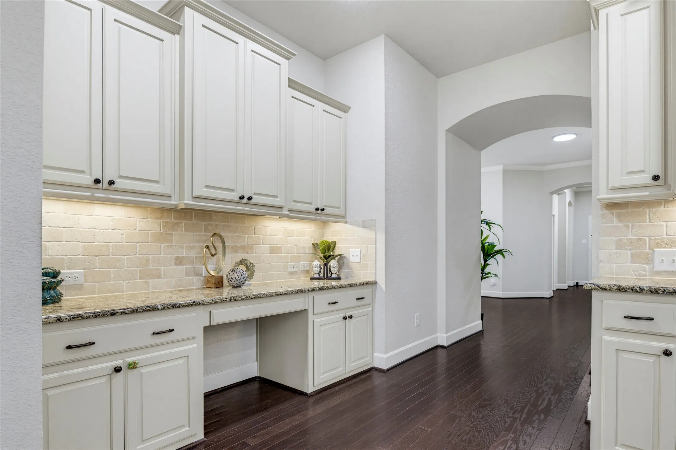 Single Family Residence For Sale in Collin County , 5928 Silverton Avenue, Mc Kinney, Texas 75070, 4 Bedroom, 3 Bathroom, 2 Garage spaces, 2,391 Sqft, built in 2014, mls#21365846, Real Estate Agent in Mc Kinney, Homes For Sale in Collin county, Homes For Sale in Mc Kinney, Realtor in Mc Kinney Texas, Real Estate Brokerage Independent Realty Texas, Luminita Cordes Realtor