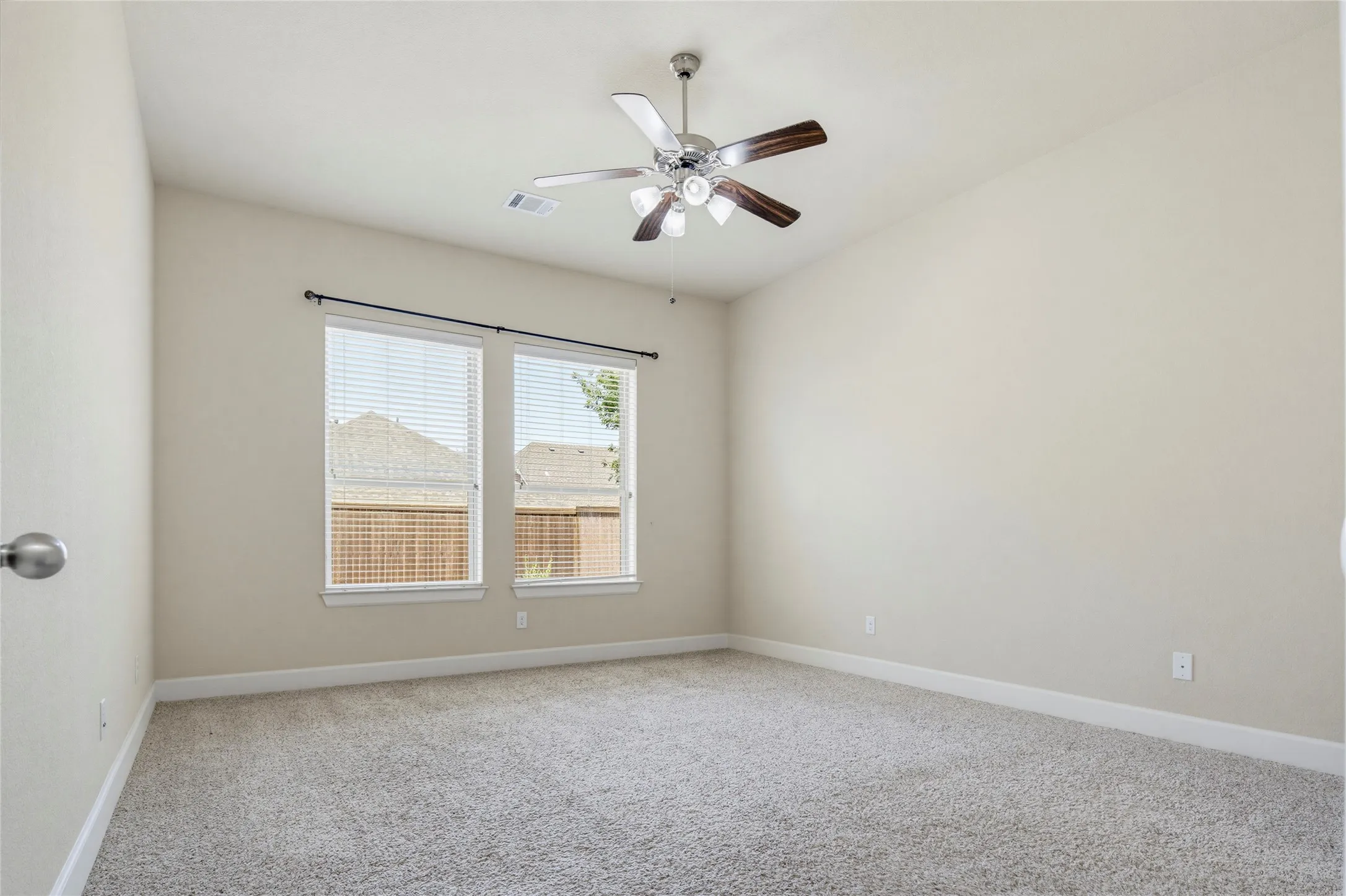 Single Family Residence For Sale in Collin County , 5928 Silverton Avenue, Mc Kinney, Texas 75070, 4 Bedroom, 3 Bathroom, 2 Garage spaces, 2,391 Sqft, built in 2014, mls#21365846, Real Estate Agent in Mc Kinney, Homes For Sale in Collin county, Homes For Sale in Mc Kinney, Realtor in Mc Kinney Texas, Real Estate Brokerage Independent Realty Texas, Luminita Cordes Realtor