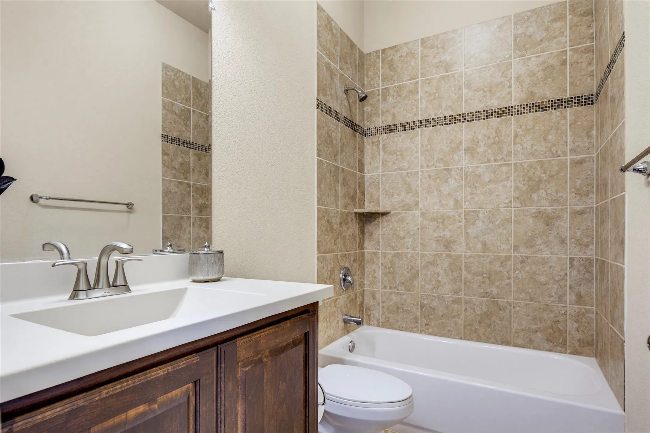 Single Family Residence For Sale in Collin County , 5928 Silverton Avenue, Mc Kinney, Texas 75070, 4 Bedroom, 3 Bathroom, 2 Garage spaces, 2,391 Sqft, built in 2014, mls#21365846, Real Estate Agent in Mc Kinney, Homes For Sale in Collin county, Homes For Sale in Mc Kinney, Realtor in Mc Kinney Texas, Real Estate Brokerage Independent Realty Texas, Luminita Cordes Realtor