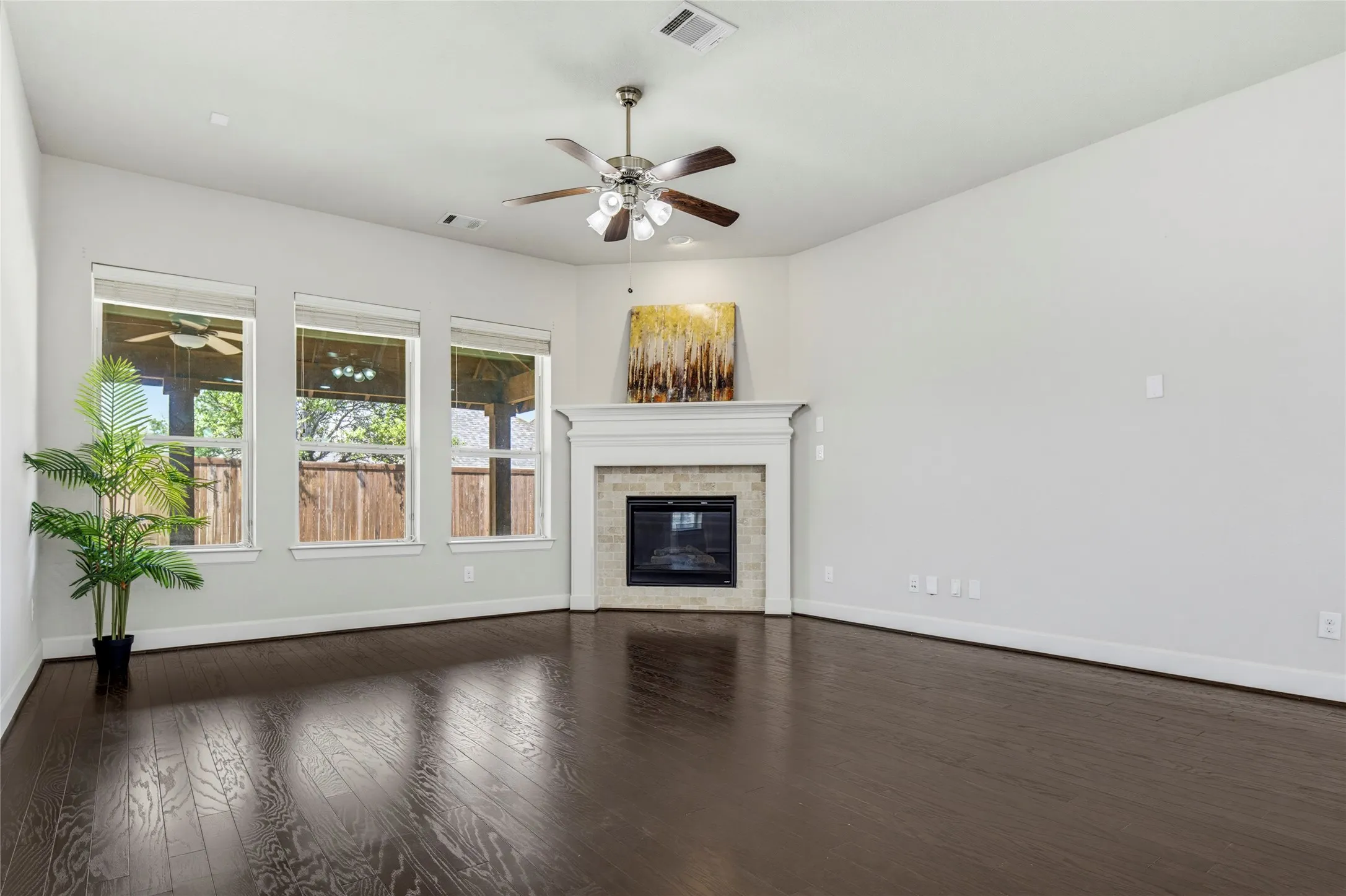 Single Family Residence For Sale in Collin County , 5928 Silverton Avenue, Mc Kinney, Texas 75070, 4 Bedroom, 3 Bathroom, 2 Garage spaces, 2,391 Sqft, built in 2014, mls#21365846, Real Estate Agent in Mc Kinney, Homes For Sale in Collin county, Homes For Sale in Mc Kinney, Realtor in Mc Kinney Texas, Real Estate Brokerage Independent Realty Texas, Luminita Cordes Realtor