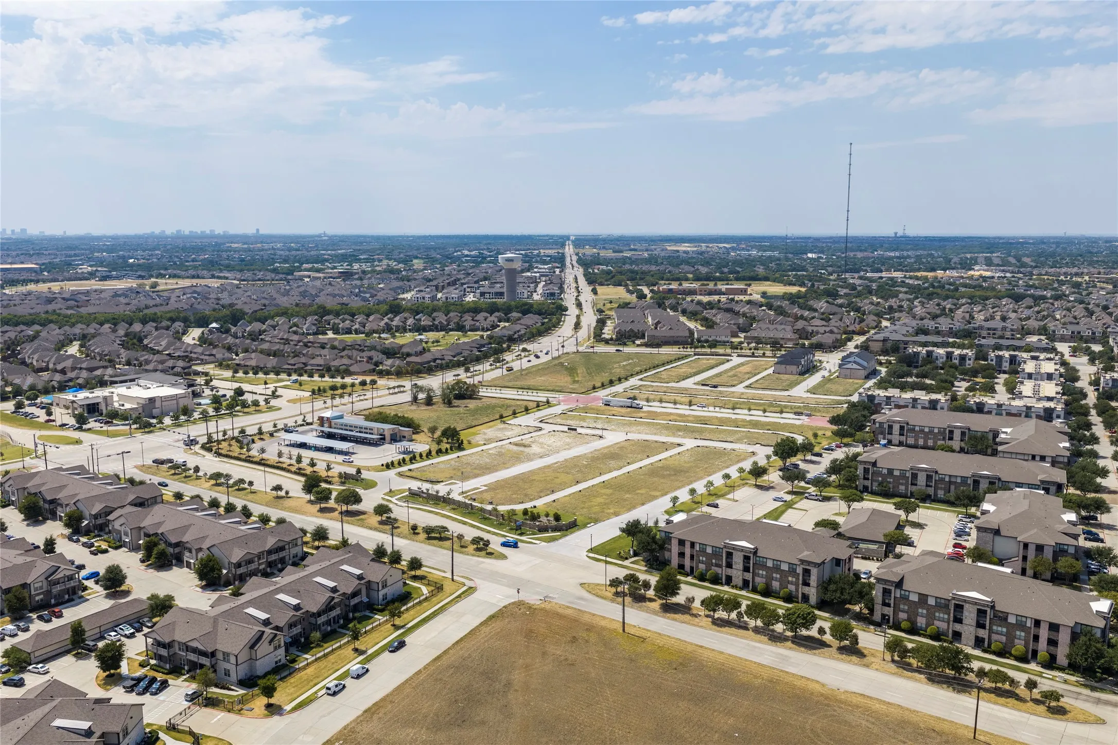 Single Family Residence For Sale in Collin County , 5928 Silverton Avenue, Mc Kinney, Texas 75070, 4 Bedroom, 3 Bathroom, 2 Garage spaces, 2,391 Sqft, built in 2014, mls#21365846, Real Estate Agent in Mc Kinney, Homes For Sale in Collin county, Homes For Sale in Mc Kinney, Realtor in Mc Kinney Texas, Real Estate Brokerage Independent Realty Texas, Luminita Cordes Realtor