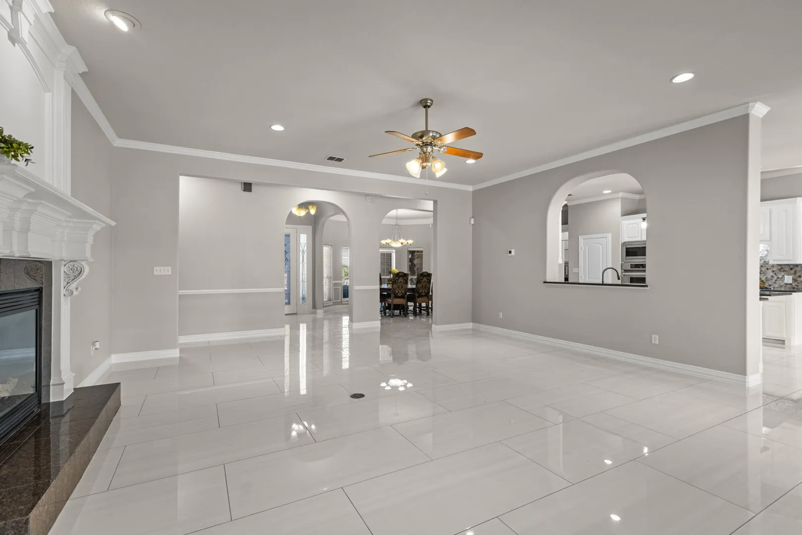 Single Family Residence For Sale in Dallas County , 1055 The Meadows Parkway, De Soto, Texas 75115, 4 Bedroom, 3 Bathroom, 3 Garage spaces, 3,481 Sqft, built in 2003, mls#21366806, Real Estate Agent in De Soto, Homes For Sale in Dallas county, Homes For Sale in De Soto, Realtor in De Soto Texas, Real Estate Brokerage Independent Realty Texas, Luminita Cordes Realtor