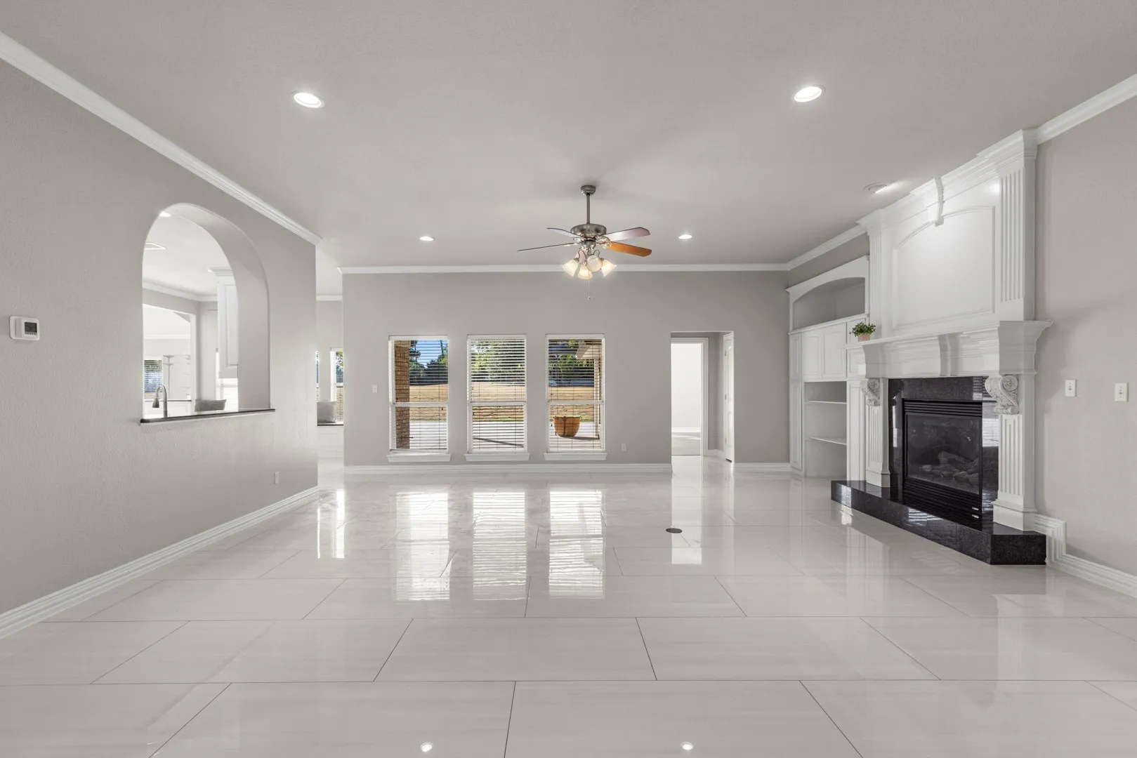 Single Family Residence For Sale in Dallas County , 1055 The Meadows Parkway, De Soto, Texas 75115, 4 Bedroom, 3 Bathroom, 3 Garage spaces, 3,481 Sqft, built in 2003, mls#21366806, Real Estate Agent in De Soto, Homes For Sale in Dallas county, Homes For Sale in De Soto, Realtor in De Soto Texas, Real Estate Brokerage Independent Realty Texas, Luminita Cordes Realtor