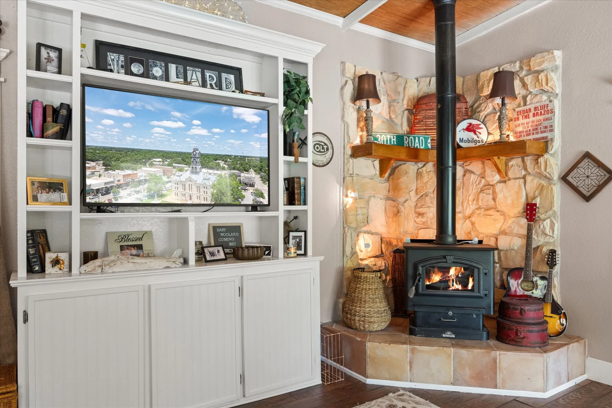 Single Family Residence For Sale in Somervell County , 1393 Shady Oaks Circle, Glen Rose, Texas 76043, 3 Bedroom, 2 Bathroom, Garage spaces, 1,567 Sqft, built in 2009, mls#21366675, Real Estate Agent in Glen Rose, Homes For Sale in Somervell county, Homes For Sale in Glen Rose, Realtor in Glen Rose Texas, Real Estate Brokerage Independent Realty Texas, Luminita Cordes Realtor