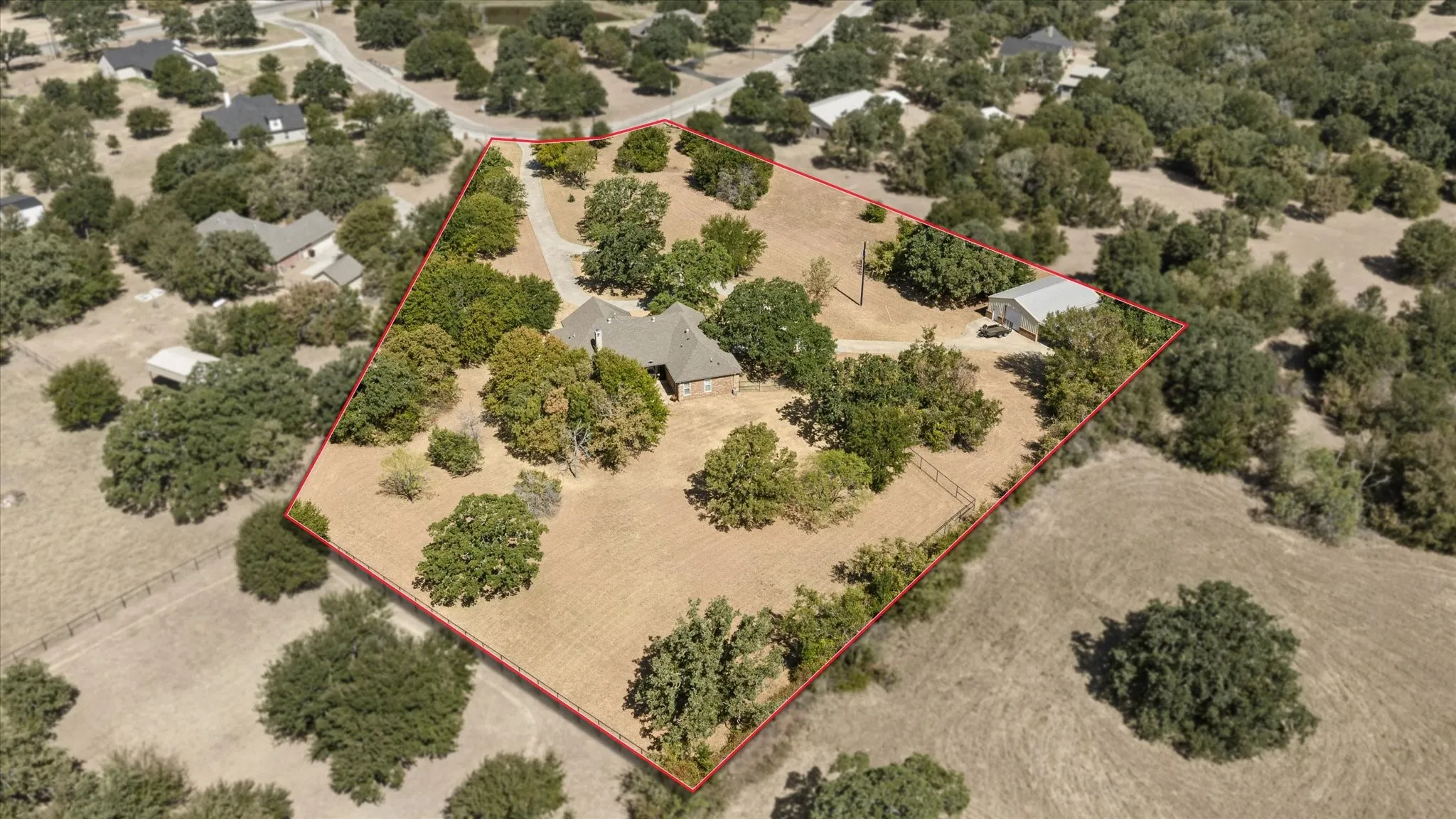 Single Family Residence For Sale in Palo Pinto County , 190 Lone Oak, Mineral Wells, Texas 76067, 3 Bedroom, 2 Bathroom, 2 Garage spaces, 2,069 Sqft, built in 2008, mls#21366831, Real Estate Agent in Mineral Wells, Homes For Sale in Palo Pinto county, Homes For Sale in Mineral Wells, Realtor in Mineral Wells Texas, Real Estate Brokerage Independent Realty Texas, Luminita Cordes Realtor