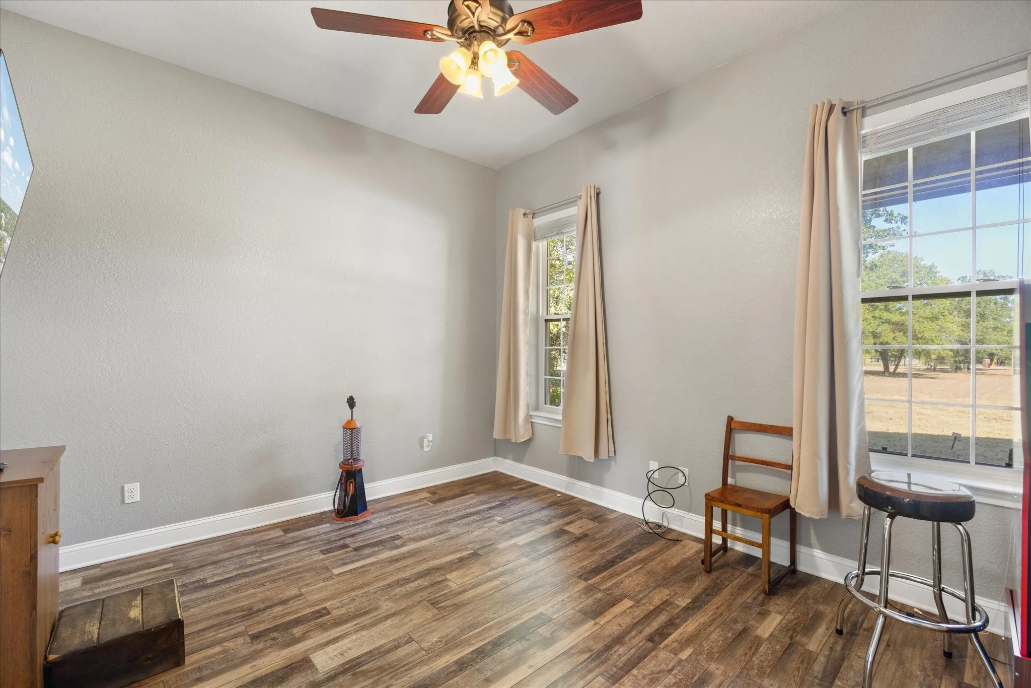 Single Family Residence For Sale in Palo Pinto County , 190 Lone Oak, Mineral Wells, Texas 76067, 3 Bedroom, 2 Bathroom, 2 Garage spaces, 2,069 Sqft, built in 2008, mls#21366831, Real Estate Agent in Mineral Wells, Homes For Sale in Palo Pinto county, Homes For Sale in Mineral Wells, Realtor in Mineral Wells Texas, Real Estate Brokerage Independent Realty Texas, Luminita Cordes Realtor
