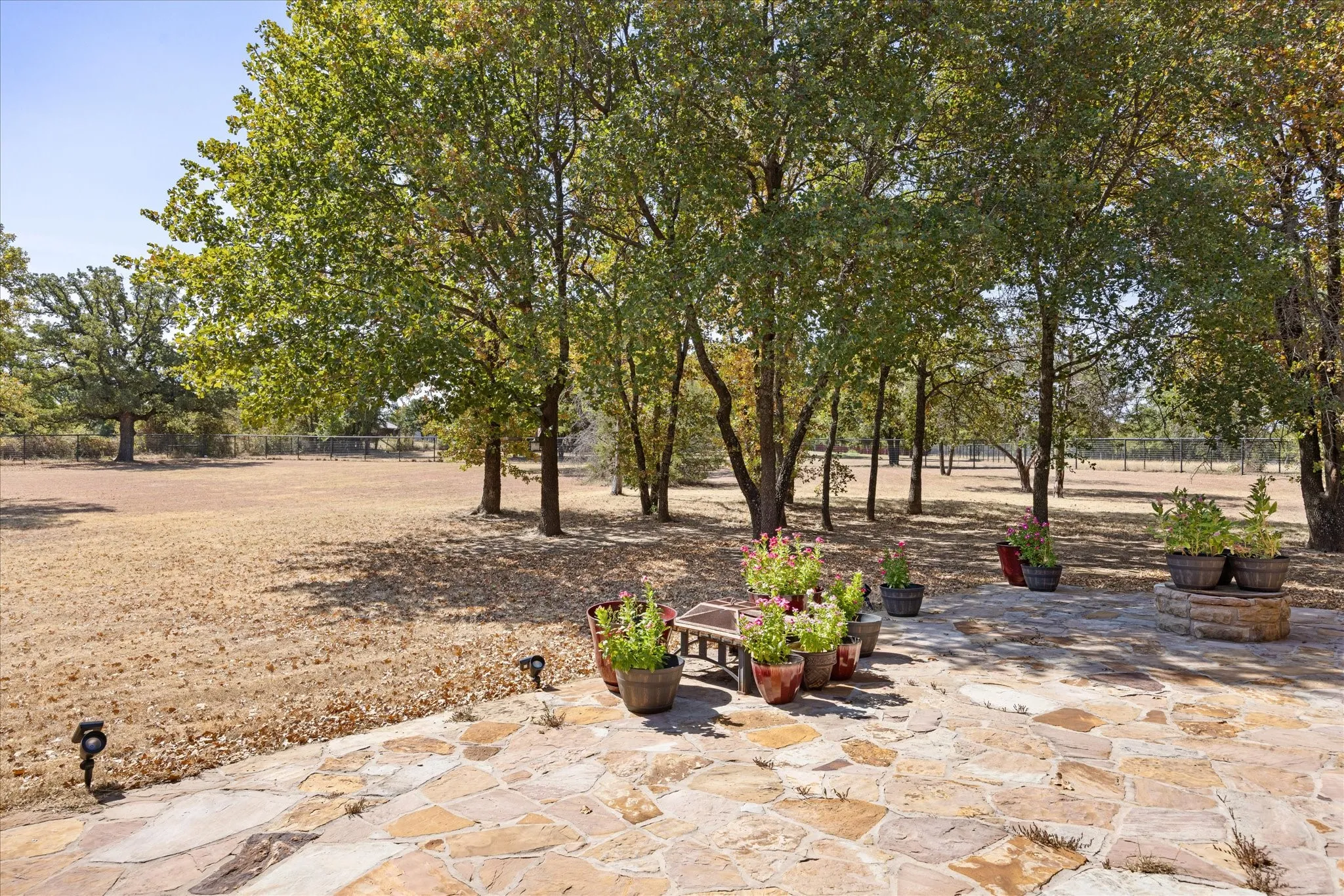 Single Family Residence For Sale in Palo Pinto County , 190 Lone Oak, Mineral Wells, Texas 76067, 3 Bedroom, 2 Bathroom, 2 Garage spaces, 2,069 Sqft, built in 2008, mls#21366831, Real Estate Agent in Mineral Wells, Homes For Sale in Palo Pinto county, Homes For Sale in Mineral Wells, Realtor in Mineral Wells Texas, Real Estate Brokerage Independent Realty Texas, Luminita Cordes Realtor