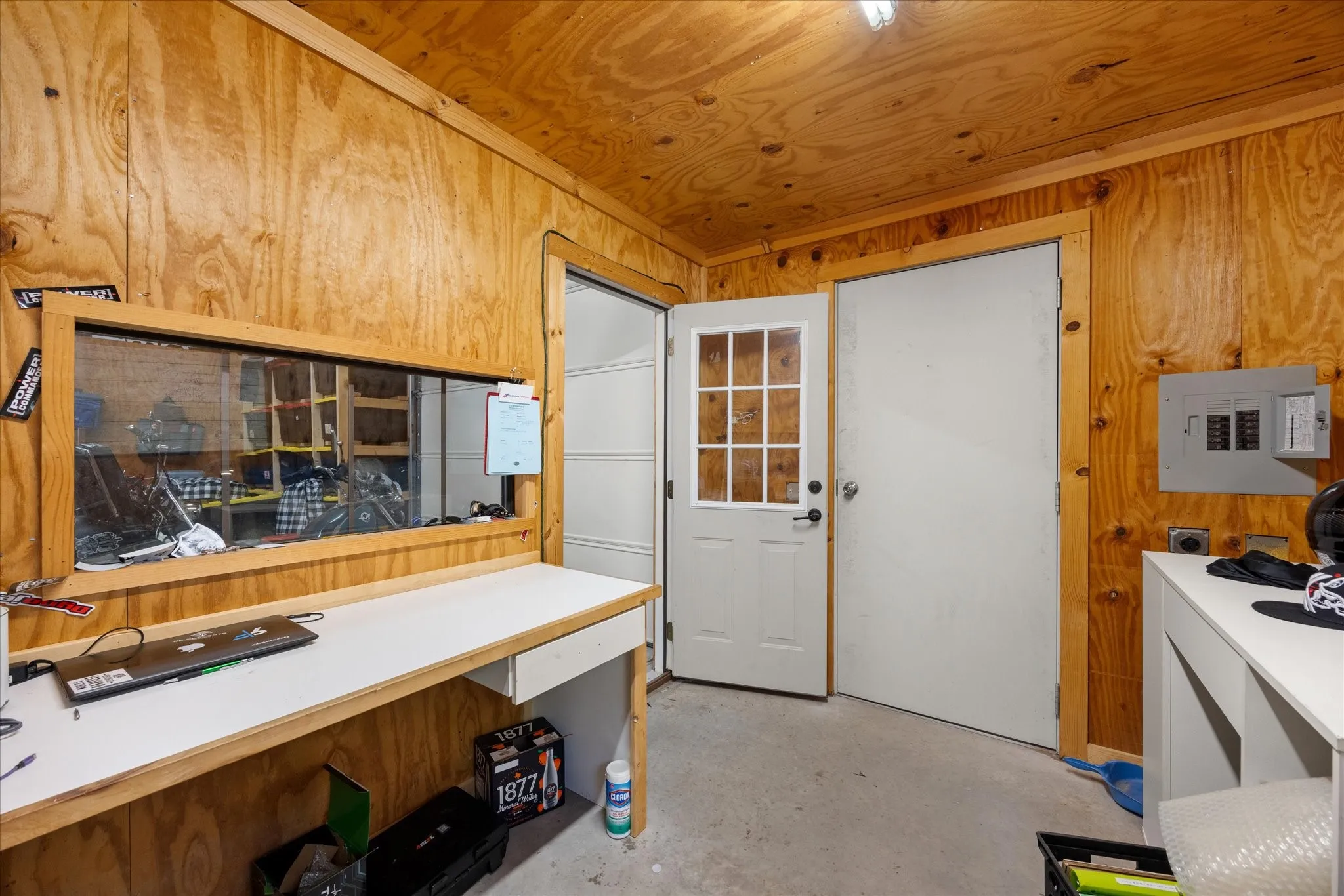 Single Family Residence For Sale in Palo Pinto County , 190 Lone Oak, Mineral Wells, Texas 76067, 3 Bedroom, 2 Bathroom, 2 Garage spaces, 2,069 Sqft, built in 2008, mls#21366831, Real Estate Agent in Mineral Wells, Homes For Sale in Palo Pinto county, Homes For Sale in Mineral Wells, Realtor in Mineral Wells Texas, Real Estate Brokerage Independent Realty Texas, Luminita Cordes Realtor