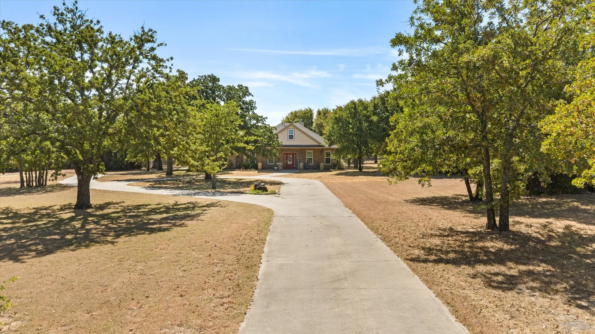 Single Family Residence For Sale in Palo Pinto County , 190 Lone Oak, Mineral Wells, Texas 76067, 3 Bedroom, 2 Bathroom, 2 Garage spaces, 2,069 Sqft, built in 2008, mls#21366831, Real Estate Agent in Mineral Wells, Homes For Sale in Palo Pinto county, Homes For Sale in Mineral Wells, Realtor in Mineral Wells Texas, Real Estate Brokerage Independent Realty Texas, Luminita Cordes Realtor