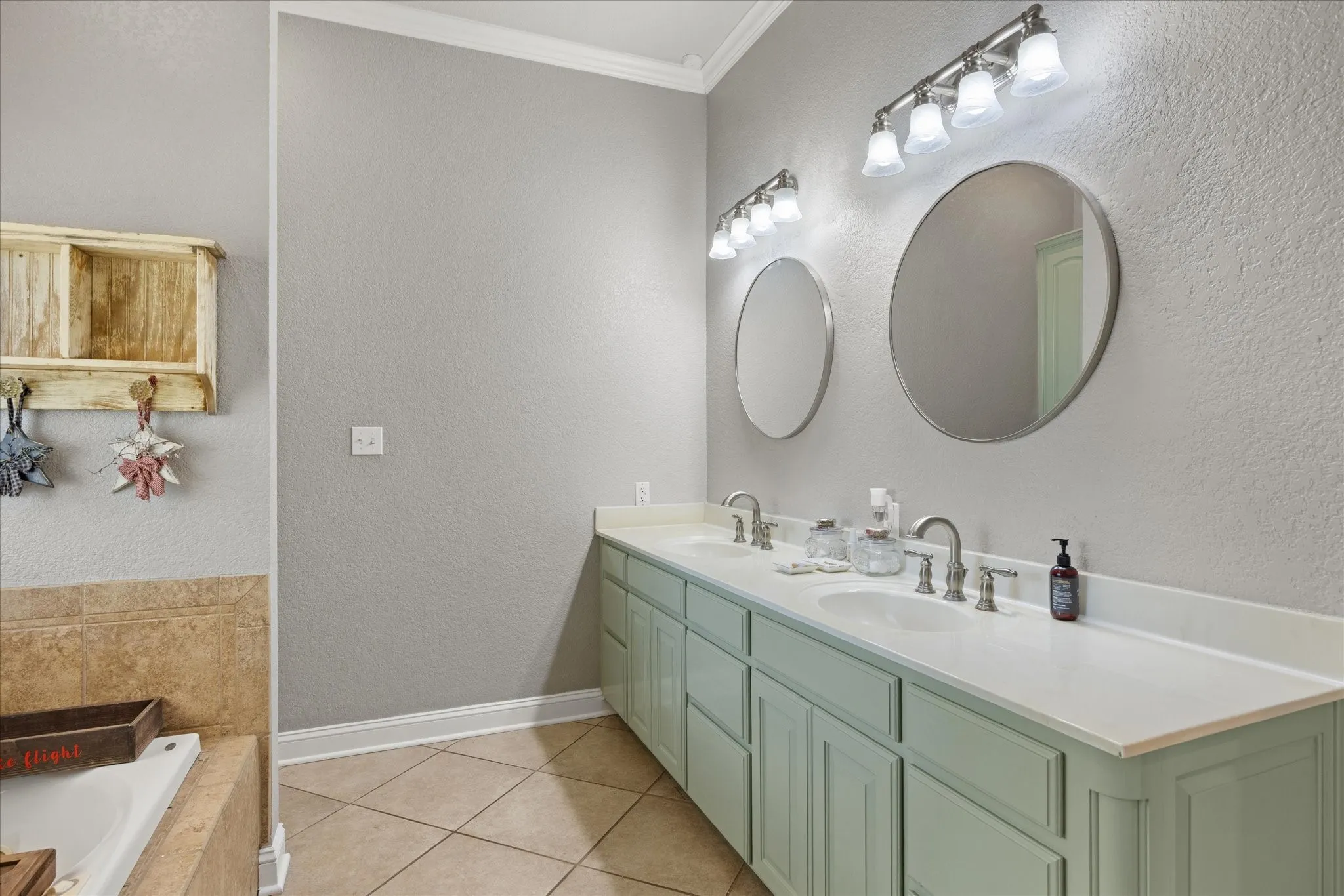 Single Family Residence For Sale in Palo Pinto County , 190 Lone Oak, Mineral Wells, Texas 76067, 3 Bedroom, 2 Bathroom, 2 Garage spaces, 2,069 Sqft, built in 2008, mls#21366831, Real Estate Agent in Mineral Wells, Homes For Sale in Palo Pinto county, Homes For Sale in Mineral Wells, Realtor in Mineral Wells Texas, Real Estate Brokerage Independent Realty Texas, Luminita Cordes Realtor