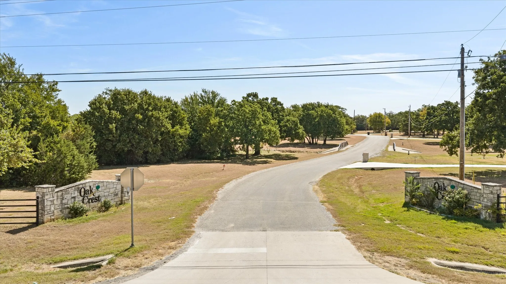 Single Family Residence For Sale in Palo Pinto County , 190 Lone Oak, Mineral Wells, Texas 76067, 3 Bedroom, 2 Bathroom, 2 Garage spaces, 2,069 Sqft, built in 2008, mls#21366831, Real Estate Agent in Mineral Wells, Homes For Sale in Palo Pinto county, Homes For Sale in Mineral Wells, Realtor in Mineral Wells Texas, Real Estate Brokerage Independent Realty Texas, Luminita Cordes Realtor