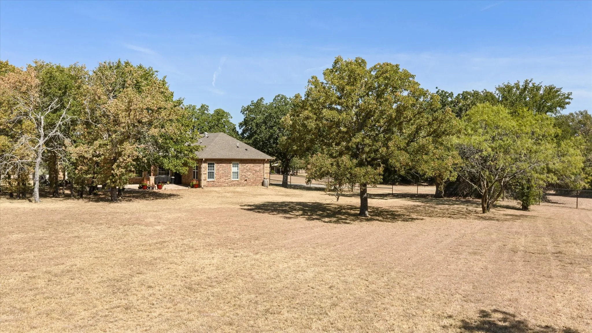 Single Family Residence For Sale in Palo Pinto County , 190 Lone Oak, Mineral Wells, Texas 76067, 3 Bedroom, 2 Bathroom, 2 Garage spaces, 2,069 Sqft, built in 2008, mls#21366831, Real Estate Agent in Mineral Wells, Homes For Sale in Palo Pinto county, Homes For Sale in Mineral Wells, Realtor in Mineral Wells Texas, Real Estate Brokerage Independent Realty Texas, Luminita Cordes Realtor