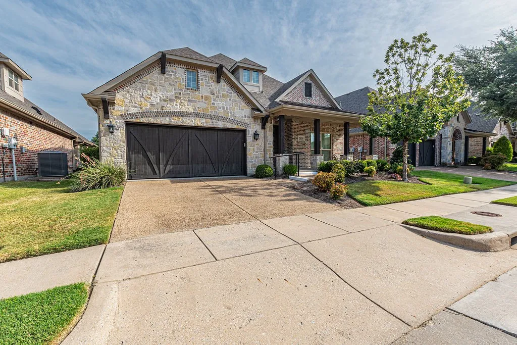 Single Family Residence For Sale in Collin County , 5610 Hummingbird Lane, Fairview, Texas 75069, 3 Bedroom, 2 Bathroom, 2 Garage spaces, 2,268 Sqft, built in 2013, mls#21366412, Real Estate Agent in Fairview, Homes For Sale in Collin county, Homes For Sale in Fairview, Realtor in Fairview Texas, Real Estate Brokerage Independent Realty Texas, Luminita Cordes Realtor