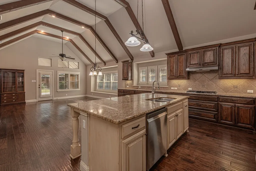 Single Family Residence For Sale in Collin County , 5610 Hummingbird Lane, Fairview, Texas 75069, 3 Bedroom, 2 Bathroom, 2 Garage spaces, 2,268 Sqft, built in 2013, mls#21366412, Real Estate Agent in Fairview, Homes For Sale in Collin county, Homes For Sale in Fairview, Realtor in Fairview Texas, Real Estate Brokerage Independent Realty Texas, Luminita Cordes Realtor