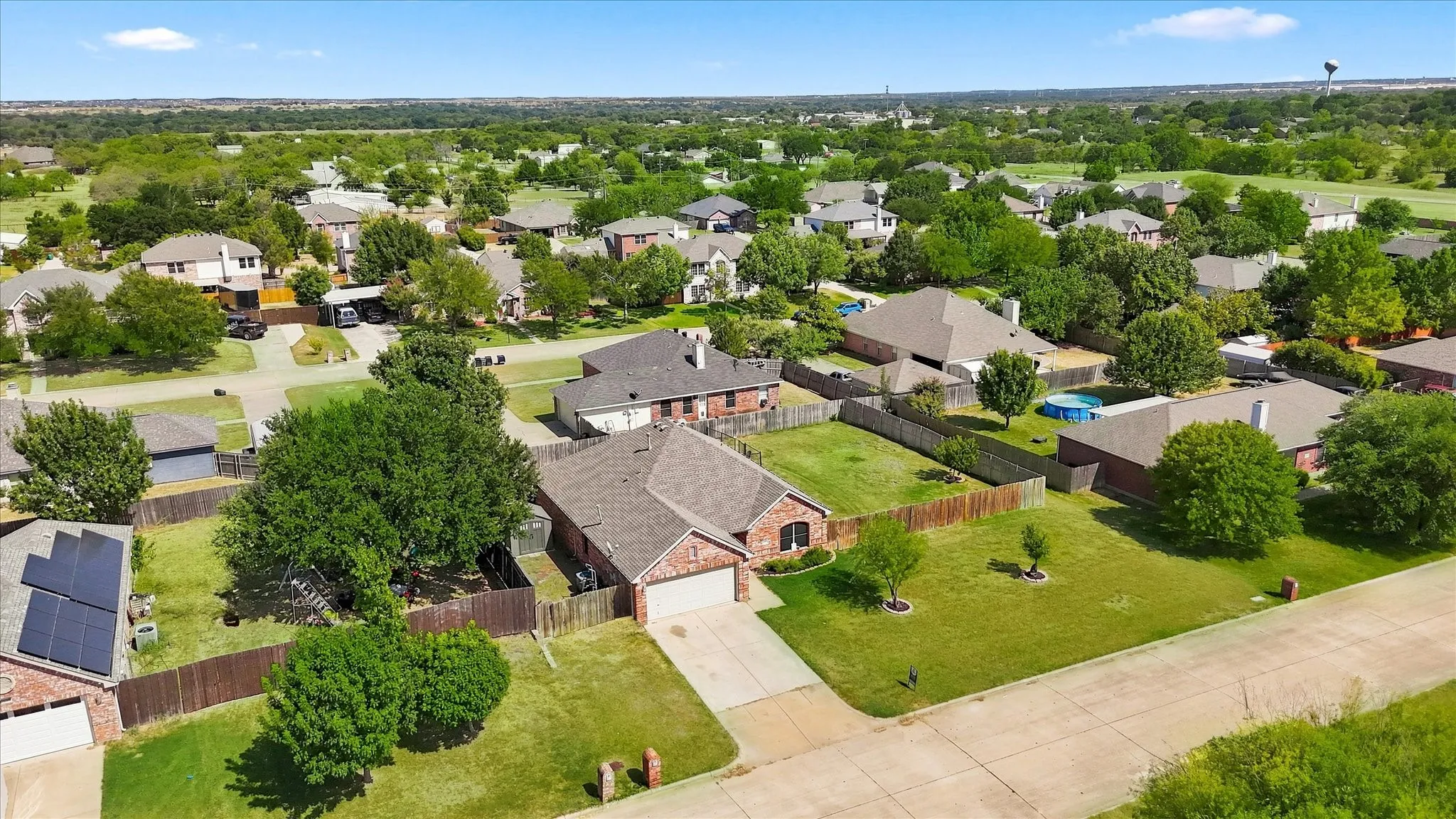 Single Family Residence For Sale in Denton County , 1012 Scenic Drive, Justin, Texas 76247, 4 Bedroom, 2 Bathroom, 2 Garage spaces, 1,635 Sqft, built in 2006, mls#21365717, Real Estate Agent in Justin, Homes For Sale in Denton county, Homes For Sale in Justin, Realtor in Justin Texas, Real Estate Brokerage Independent Realty Texas, Luminita Cordes Realtor