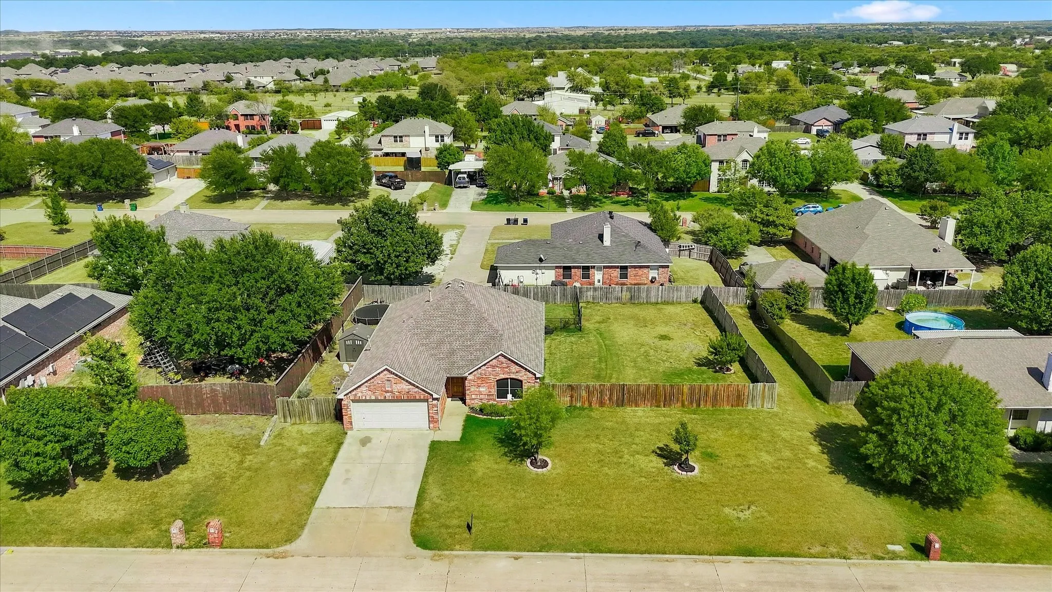 Single Family Residence For Sale in Denton County , 1012 Scenic Drive, Justin, Texas 76247, 4 Bedroom, 2 Bathroom, 2 Garage spaces, 1,635 Sqft, built in 2006, mls#21365717, Real Estate Agent in Justin, Homes For Sale in Denton county, Homes For Sale in Justin, Realtor in Justin Texas, Real Estate Brokerage Independent Realty Texas, Luminita Cordes Realtor