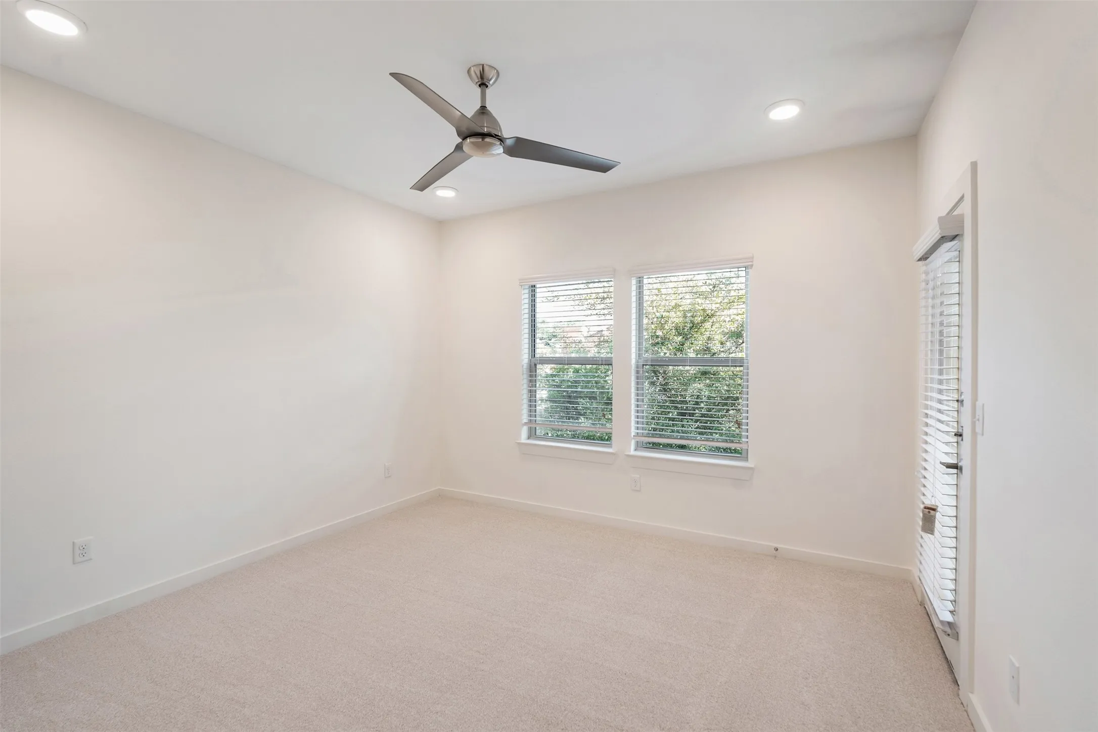Condominium For Rent in Dallas County , 1583 Fiji Street, Dallas, Texas 75203, 3 Bedroom, 3 Bathroom, 2 Garage spaces, 1,468 Sqft, built in 2017, mls#21366843, Real Estate Agent in Dallas, Homes For Rent in Dallas county, Homes For Rent in Dallas, Realtor in Dallas Texas, Real Estate Brokerage Independent Realty Texas, Luminita Cordes Realtor