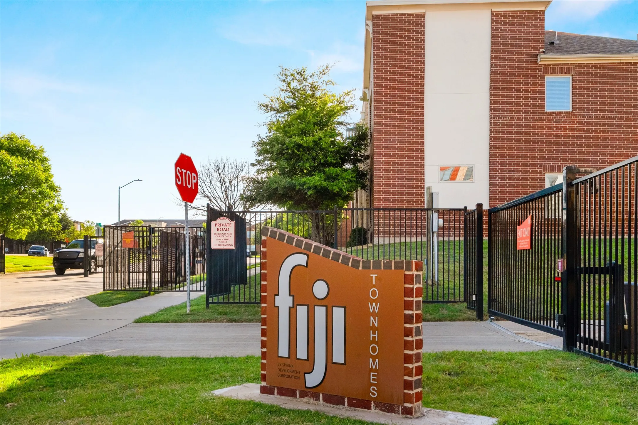 Condominium For Rent in Dallas County , 1583 Fiji Street, Dallas, Texas 75203, 3 Bedroom, 3 Bathroom, 2 Garage spaces, 1,468 Sqft, built in 2017, mls#21366843, Real Estate Agent in Dallas, Homes For Rent in Dallas county, Homes For Rent in Dallas, Realtor in Dallas Texas, Real Estate Brokerage Independent Realty Texas, Luminita Cordes Realtor