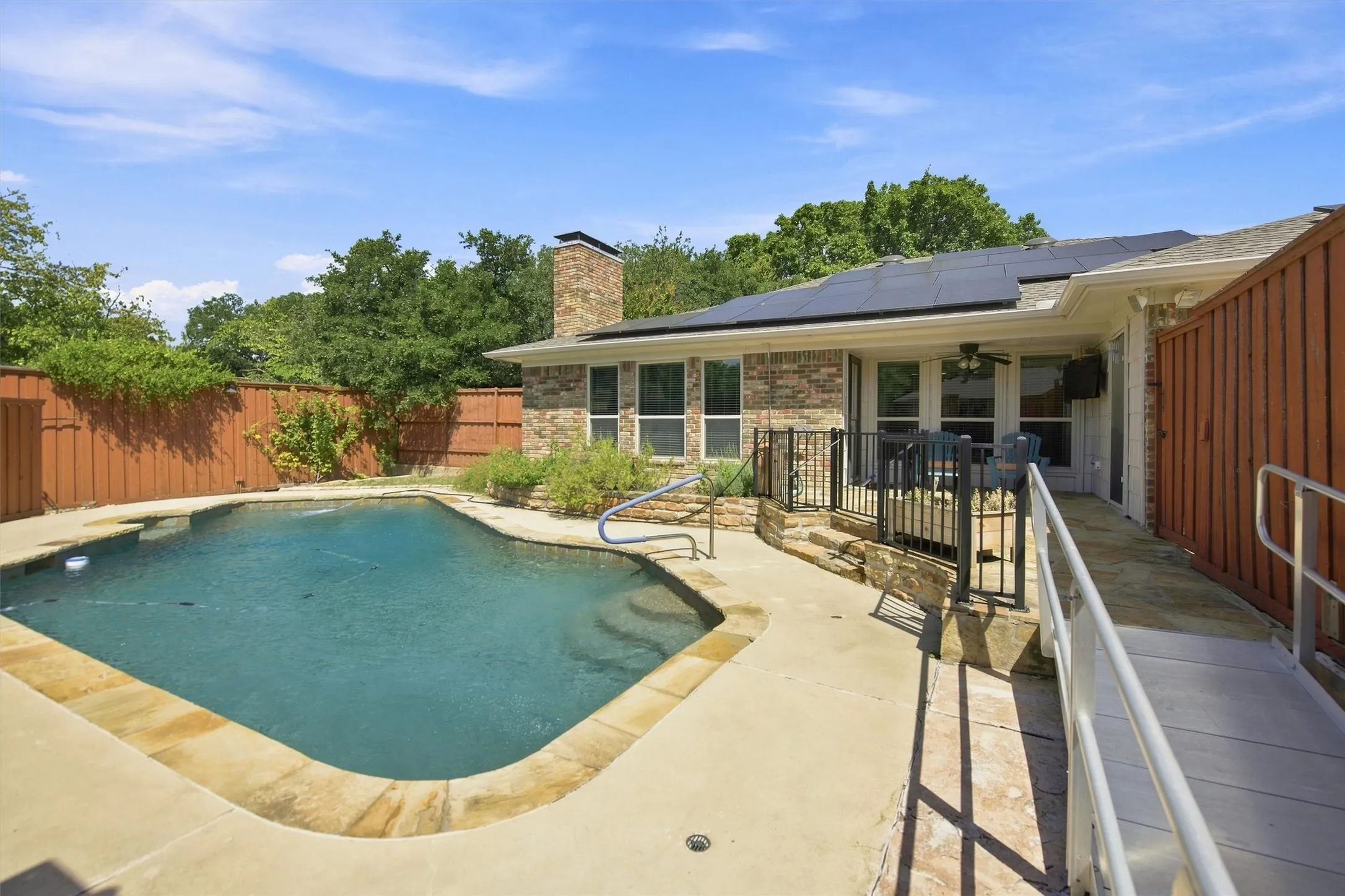 Ramp or stairs lead to the pool!
