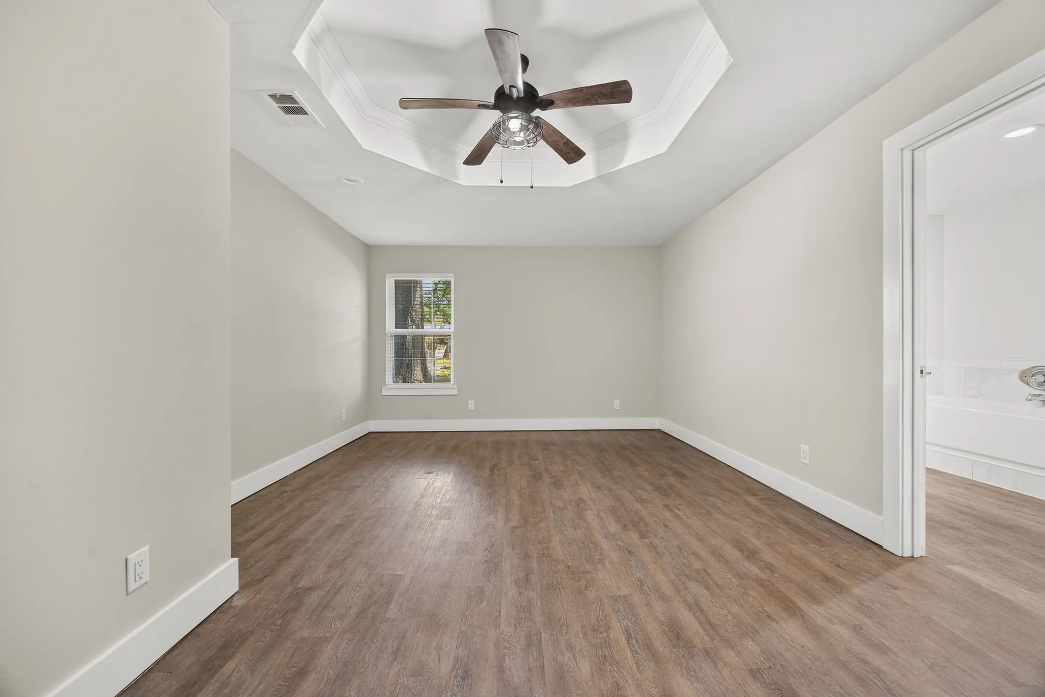 Single Family Residence For Sale in Lamar County , 5250 Cooper Street, Reno, Texas 75462, 3 Bedroom, 2 Bathroom, 2 Garage spaces, 1,499 Sqft, built in 2022, mls#21366739, Real Estate Agent in Reno, Homes For Sale in Lamar county, Homes For Sale in Reno, Realtor in Reno Texas, Real Estate Brokerage Independent Realty Texas, Luminita Cordes Realtor