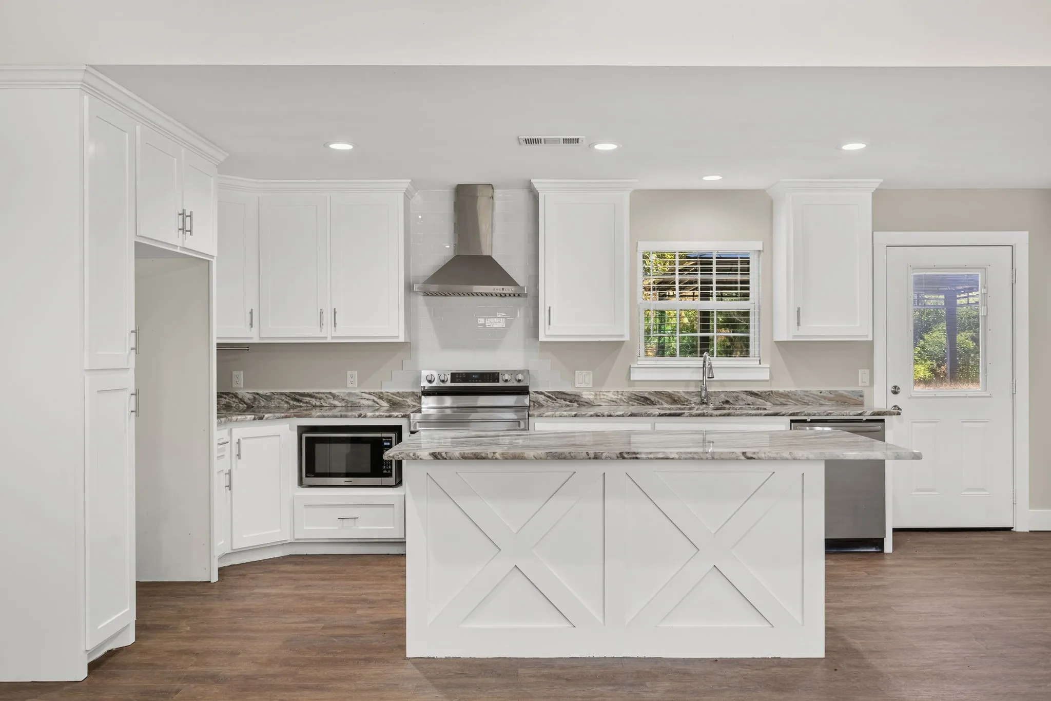 Single Family Residence For Sale in Lamar County , 5250 Cooper Street, Reno, Texas 75462, 3 Bedroom, 2 Bathroom, 2 Garage spaces, 1,499 Sqft, built in 2022, mls#21366739, Real Estate Agent in Reno, Homes For Sale in Lamar county, Homes For Sale in Reno, Realtor in Reno Texas, Real Estate Brokerage Independent Realty Texas, Luminita Cordes Realtor