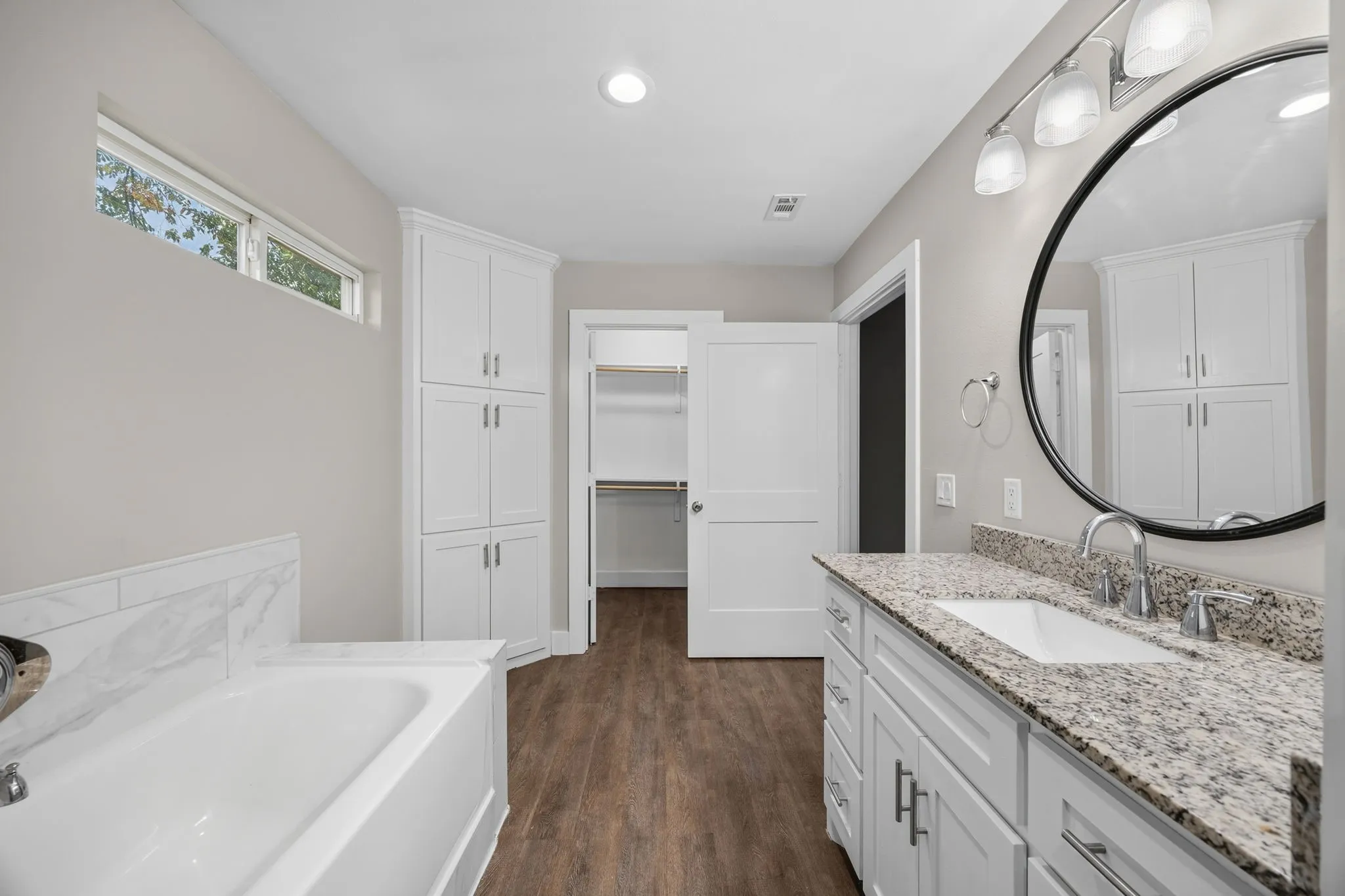 Single Family Residence For Sale in Lamar County , 5250 Cooper Street, Reno, Texas 75462, 3 Bedroom, 2 Bathroom, 2 Garage spaces, 1,499 Sqft, built in 2022, mls#21366739, Real Estate Agent in Reno, Homes For Sale in Lamar county, Homes For Sale in Reno, Realtor in Reno Texas, Real Estate Brokerage Independent Realty Texas, Luminita Cordes Realtor