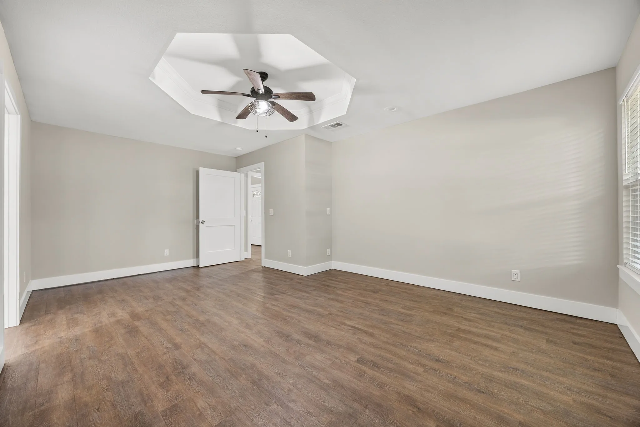Single Family Residence For Sale in Lamar County , 5250 Cooper Street, Reno, Texas 75462, 3 Bedroom, 2 Bathroom, 2 Garage spaces, 1,499 Sqft, built in 2022, mls#21366739, Real Estate Agent in Reno, Homes For Sale in Lamar county, Homes For Sale in Reno, Realtor in Reno Texas, Real Estate Brokerage Independent Realty Texas, Luminita Cordes Realtor