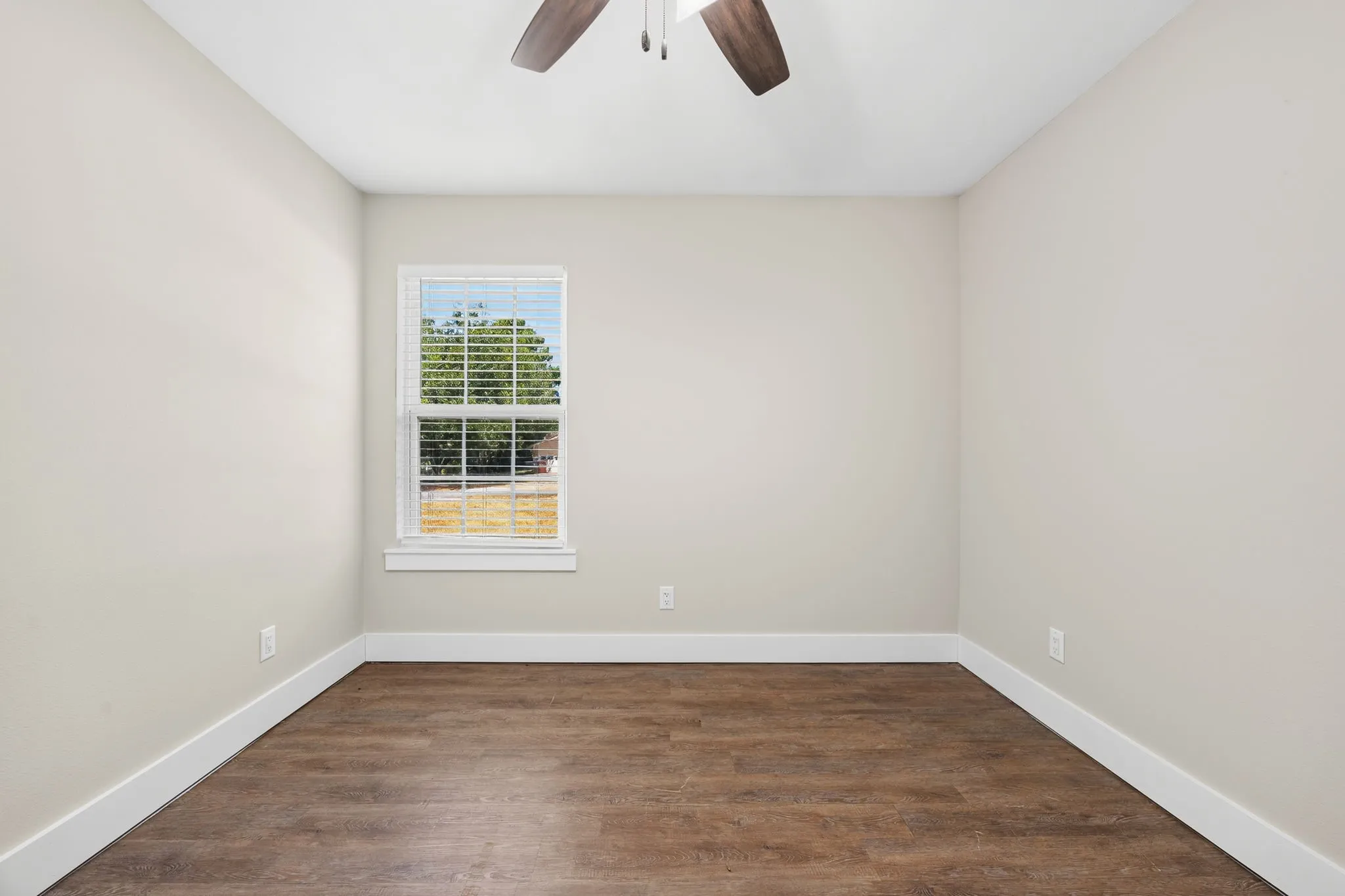 Single Family Residence For Sale in Lamar County , 5250 Cooper Street, Reno, Texas 75462, 3 Bedroom, 2 Bathroom, 2 Garage spaces, 1,499 Sqft, built in 2022, mls#21366739, Real Estate Agent in Reno, Homes For Sale in Lamar county, Homes For Sale in Reno, Realtor in Reno Texas, Real Estate Brokerage Independent Realty Texas, Luminita Cordes Realtor