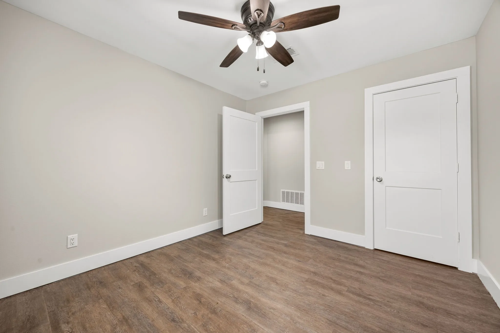 Single Family Residence For Sale in Lamar County , 5250 Cooper Street, Reno, Texas 75462, 3 Bedroom, 2 Bathroom, 2 Garage spaces, 1,499 Sqft, built in 2022, mls#21366739, Real Estate Agent in Reno, Homes For Sale in Lamar county, Homes For Sale in Reno, Realtor in Reno Texas, Real Estate Brokerage Independent Realty Texas, Luminita Cordes Realtor